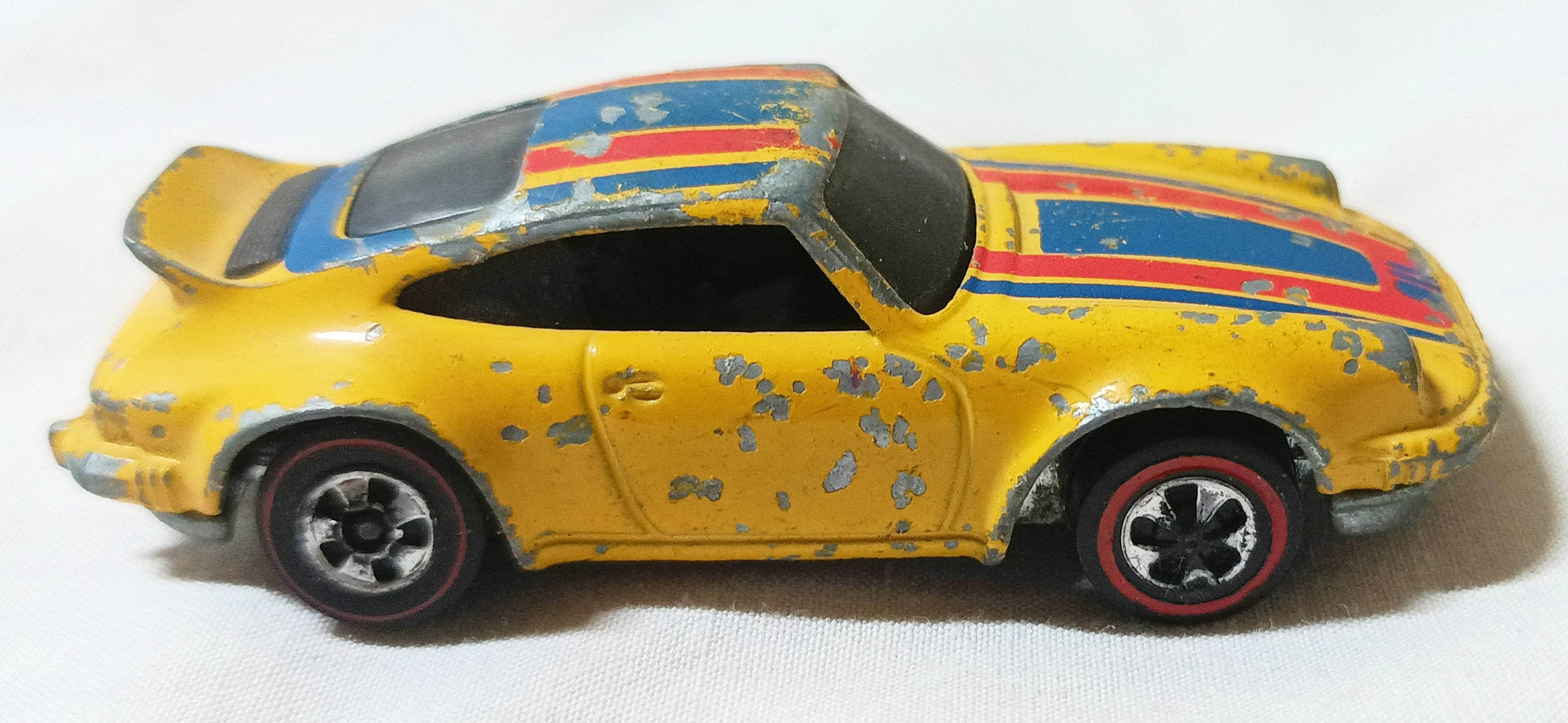 Hot Wheels Redline Flying Colors Porsche Carrera Hong Kong 1975 - TulipStuff