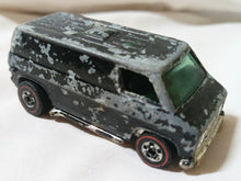 Load image into Gallery viewer, Hot Wheels Redline Flying Colors Super Van Hong Kong 1975 - Tuliptuff
