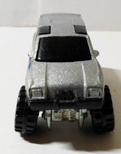 Load image into Gallery viewer, Hot Wheels #7530 Trailbusters Tall Ryder 4WD Minivan CT 1987 - TulipStuff
