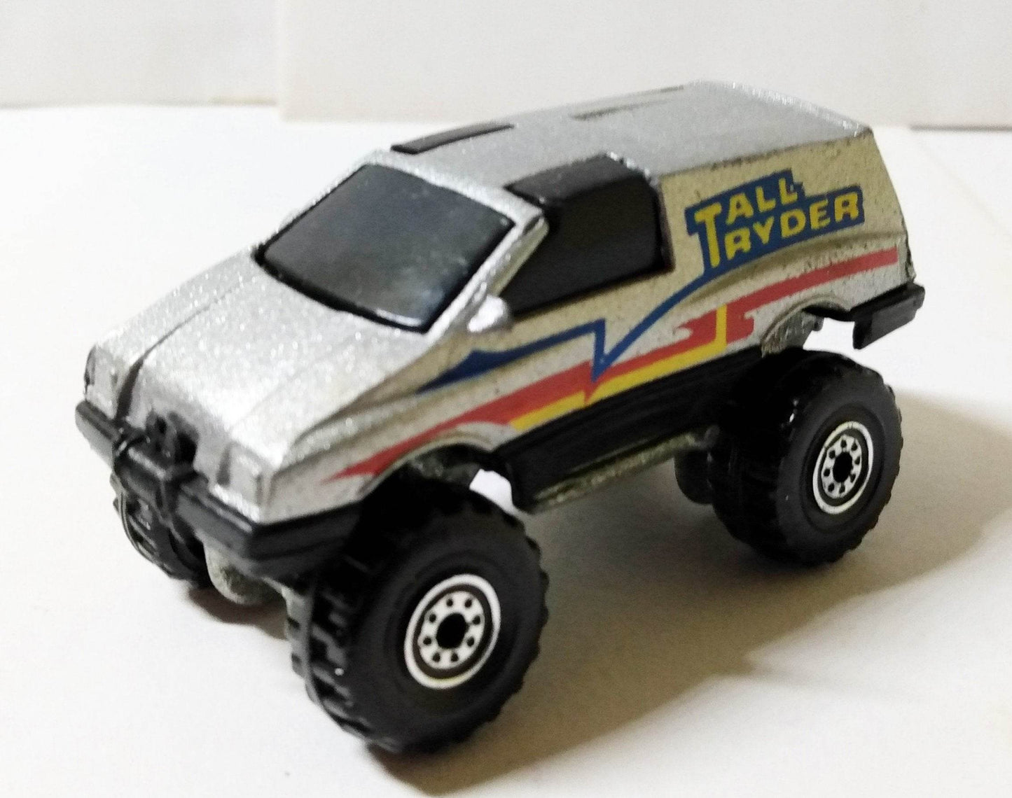Hot Wheels #7530 Trailbusters Tall Ryder 4WD Minivan CT 1987 - TulipStuff