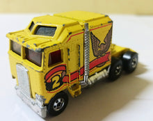 Load image into Gallery viewer, Hot Wheels 3924 Thunder Roller Semi tractor Truck Hong Kong 1983 - TulipStuff
