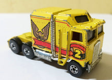 Load image into Gallery viewer, Hot Wheels 3924 Thunder Roller Semi tractor Truck Hong Kong 1983 - TulipStuff
