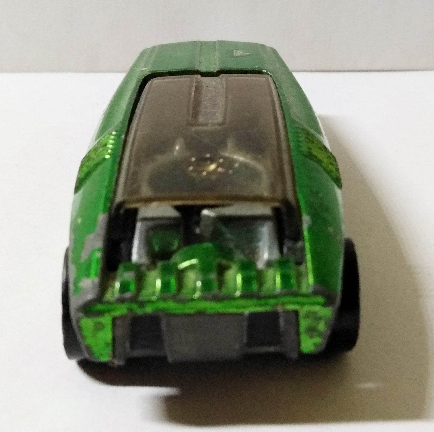 Hot Wheels Redline 6457 Whip Creamer USA 1970 Green - TulipStuff