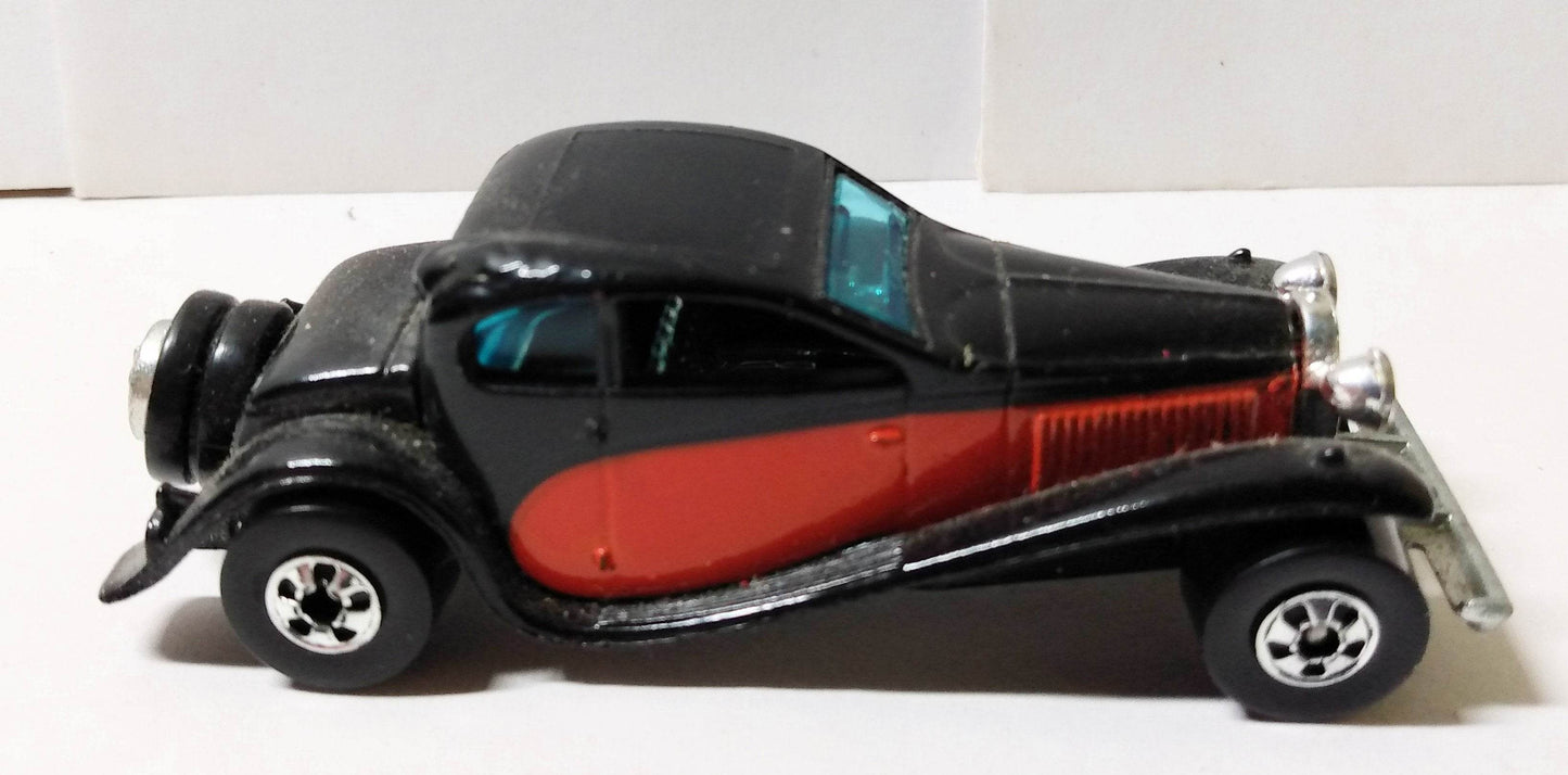 Hot Wheels #1696 '37 Bugatti Hong Kong 1981 black bw - TulipStuff