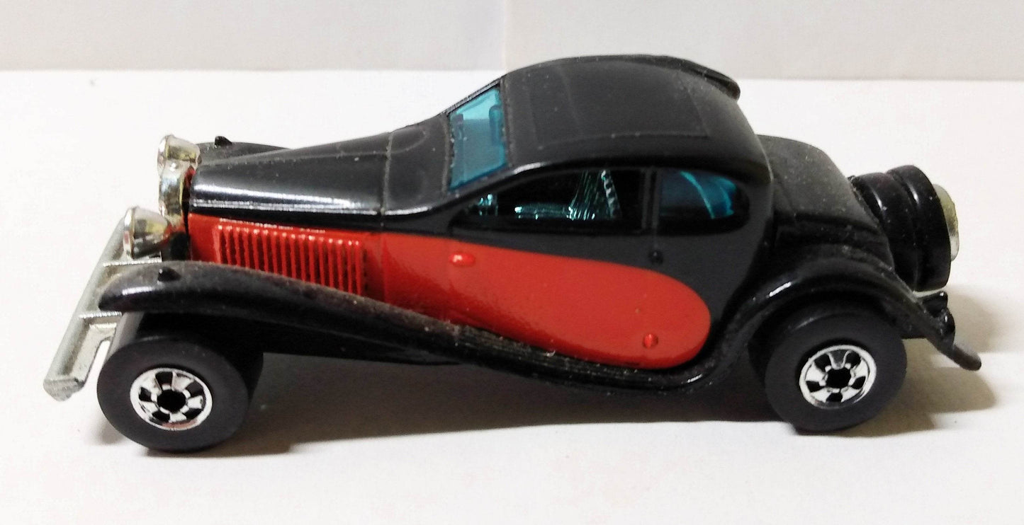 Hot Wheels #1696 '37 Bugatti Hong Kong 1981 black bw - TulipStuff