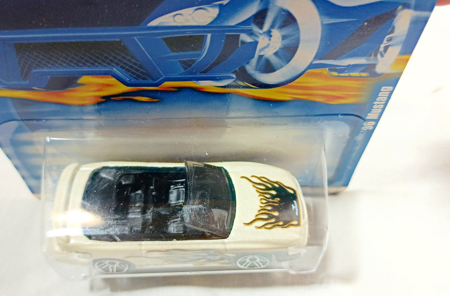 Hot Wheels 2001 Collector #114 Ford '96 Mustang GT Convertible PR5 - TulipStuff
