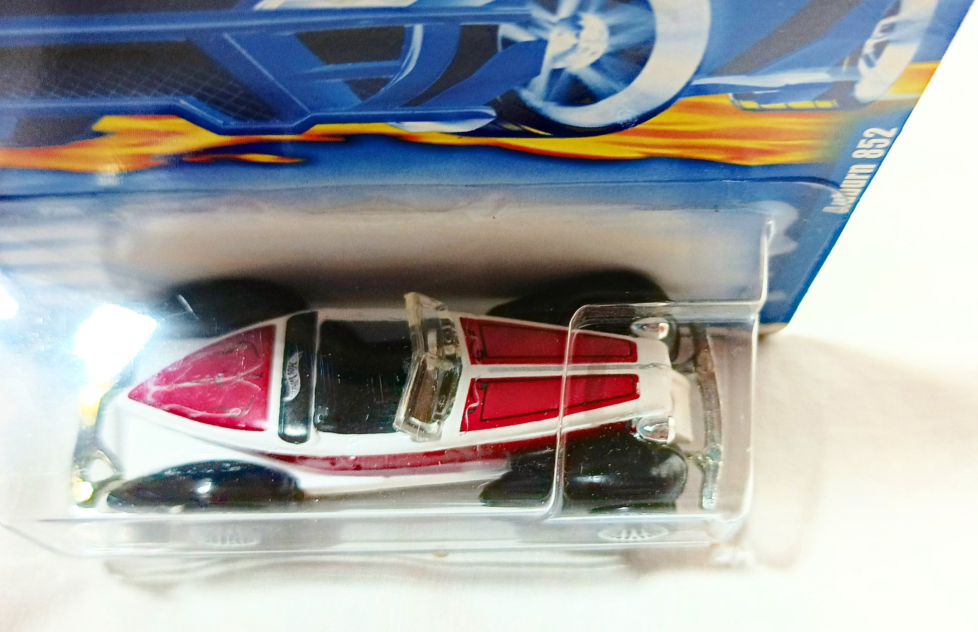 Hot Wheels 2001 Collector #116 Auburn 852 White / Red - TulipStuff