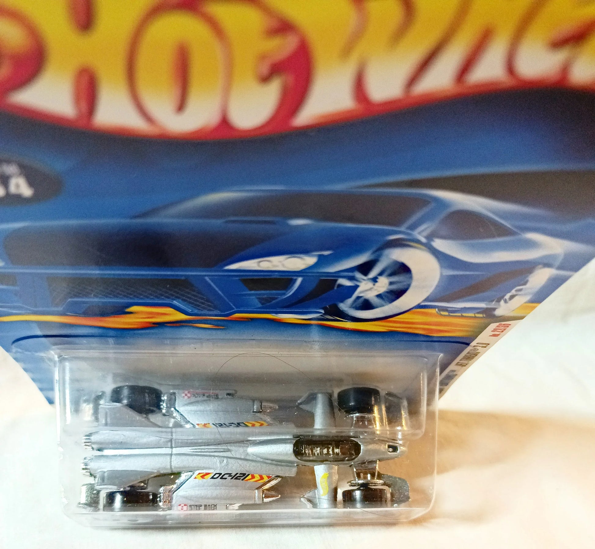 Hot Wheels 2001 First Editions Jet Threat 3.0 Race Car Collector #034 - TulipStuff