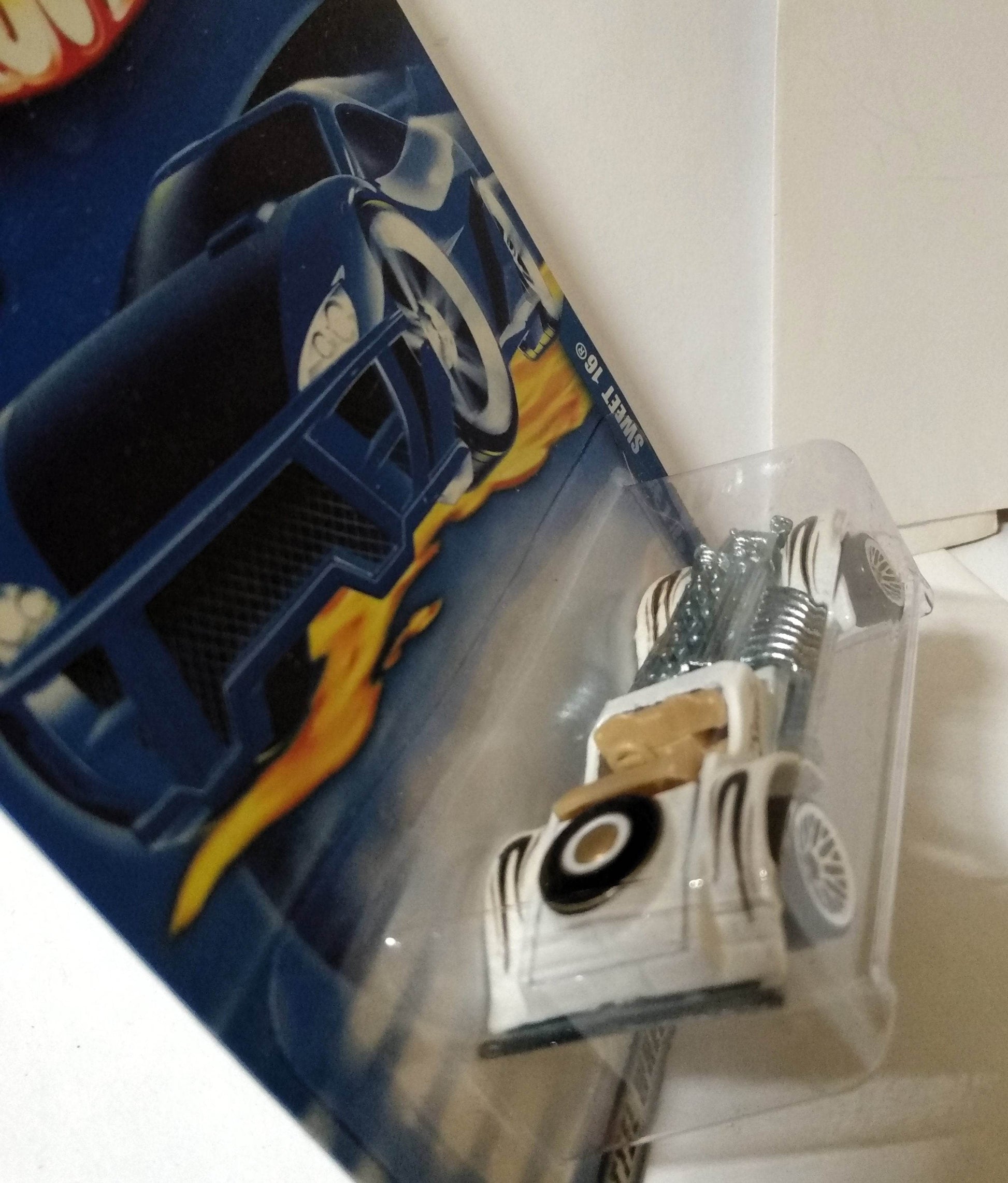 Hot Wheels 2002 Collector #129 Sweet 16 Convertible Roadster - TulipStuff