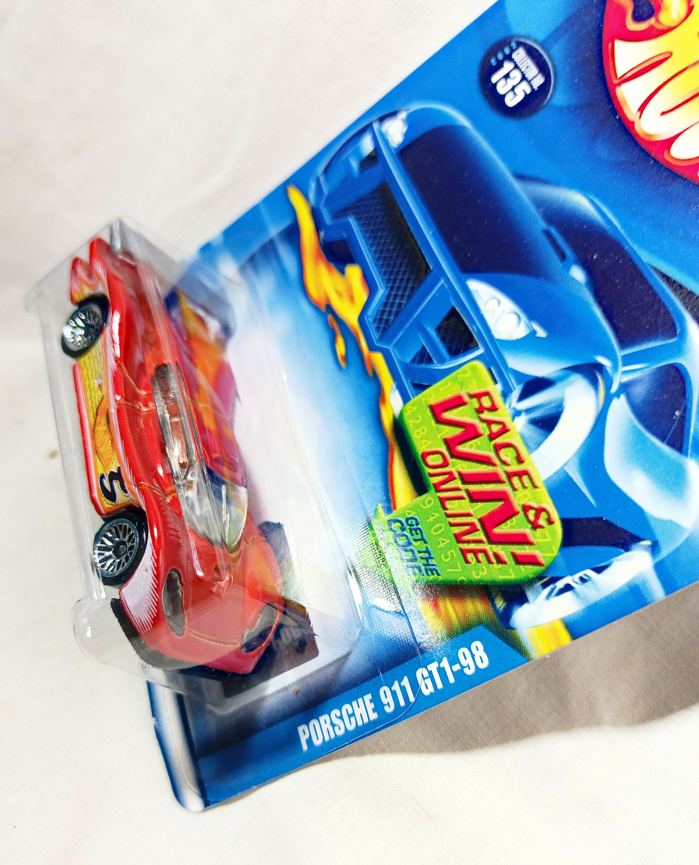 Hot Wheels 2002 Collector #135 Porsche 911 GT1-98 Race Car