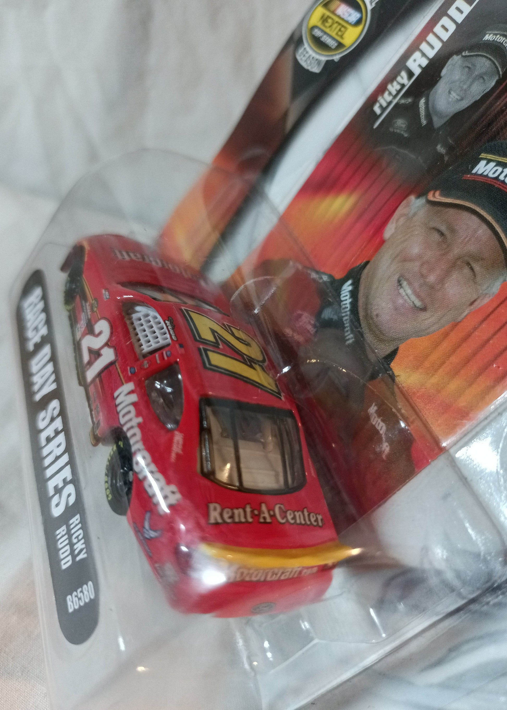 Hot Wheels 2004 Race Day Series Ricky Rudd #21 Motorcraft Ford Taurus - TulipStuff