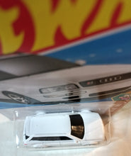Load image into Gallery viewer, Hot Wheels 2025 &#39;94 Audi Avant RS2 Station Wagon HW 70s vs 90s - TulipStuff
