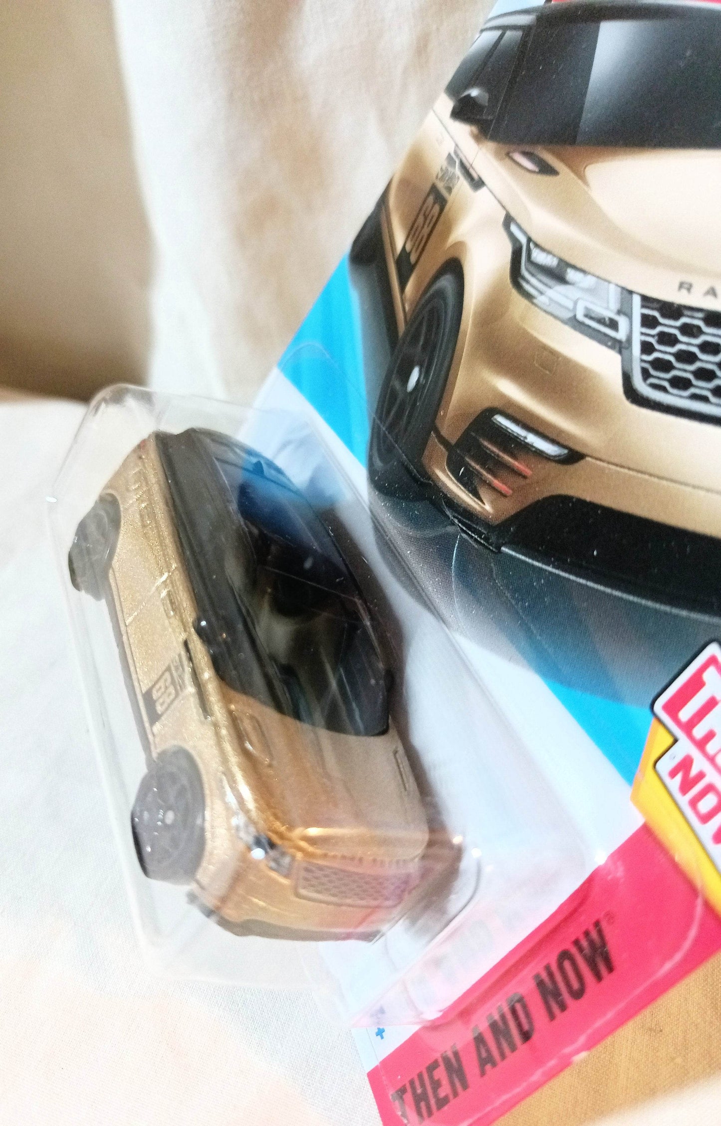 Hot Wheels 2025 Range Rover Velar Then And Now 122/250 - TulipStuff