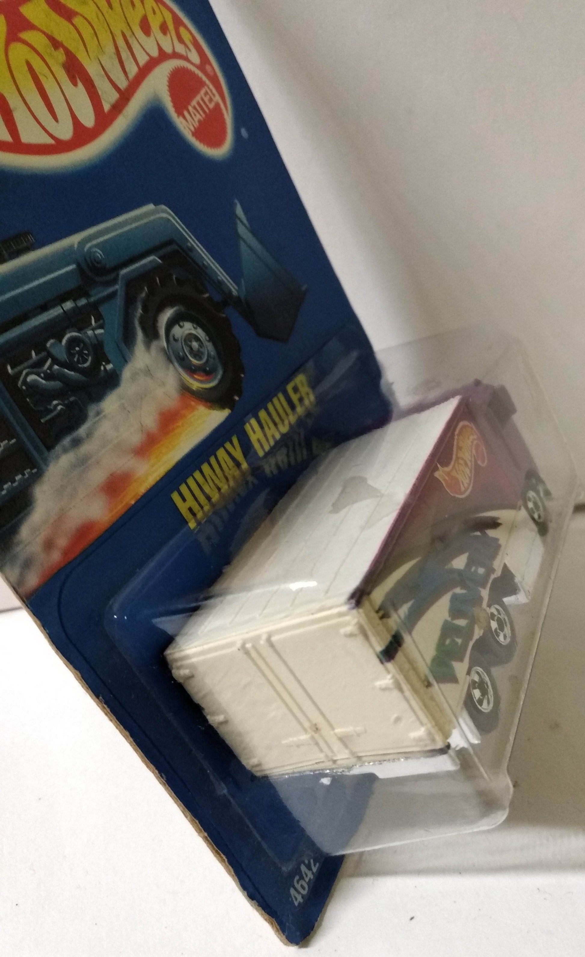 Hot Wheels Collector #238 Hiway Hauler Diecast Truck 1991 - TulipStuff