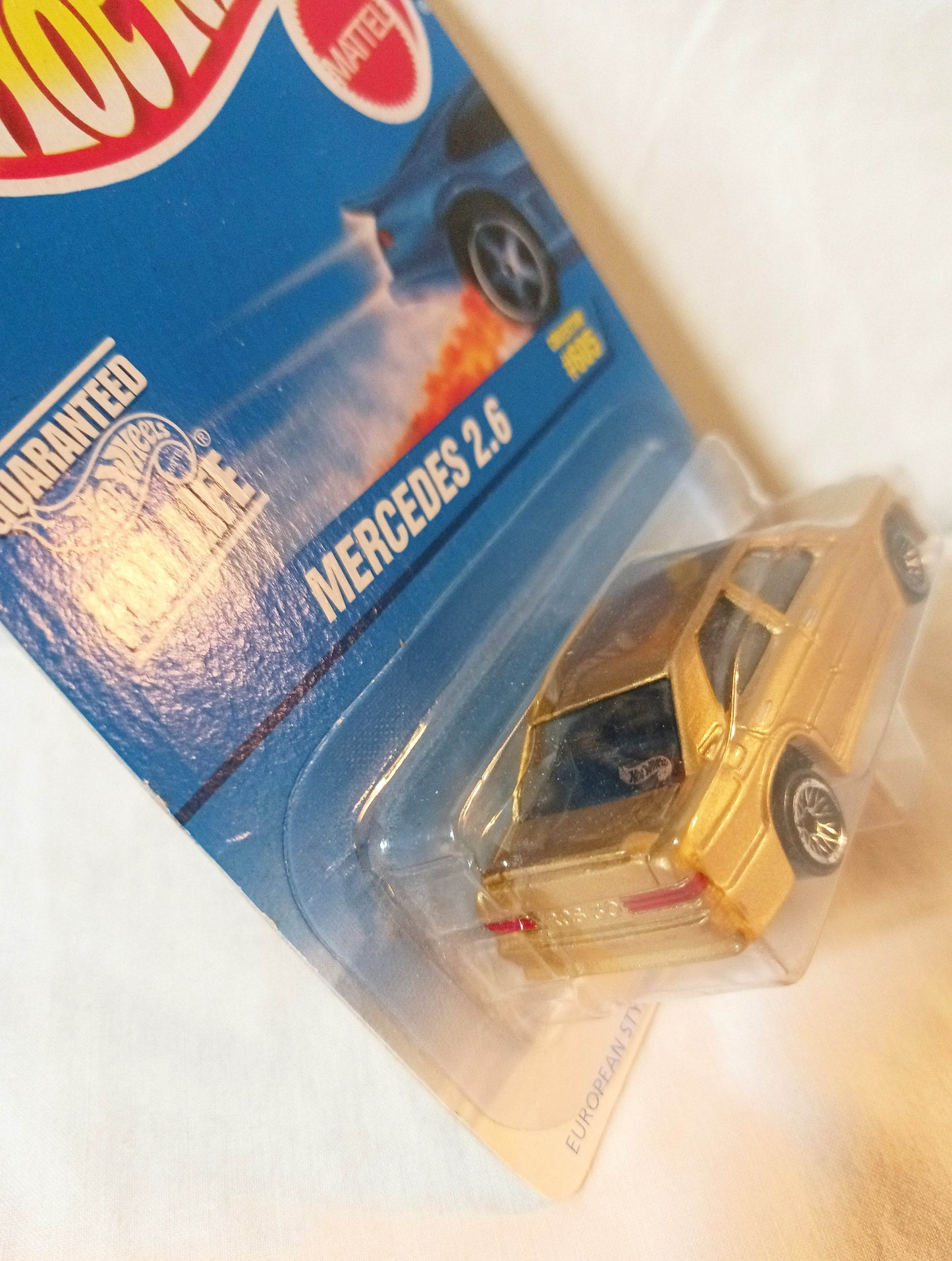 Hot Wheels Collector #605 Mercedes 2.6 190E Sedan 1997 - TulipStuff