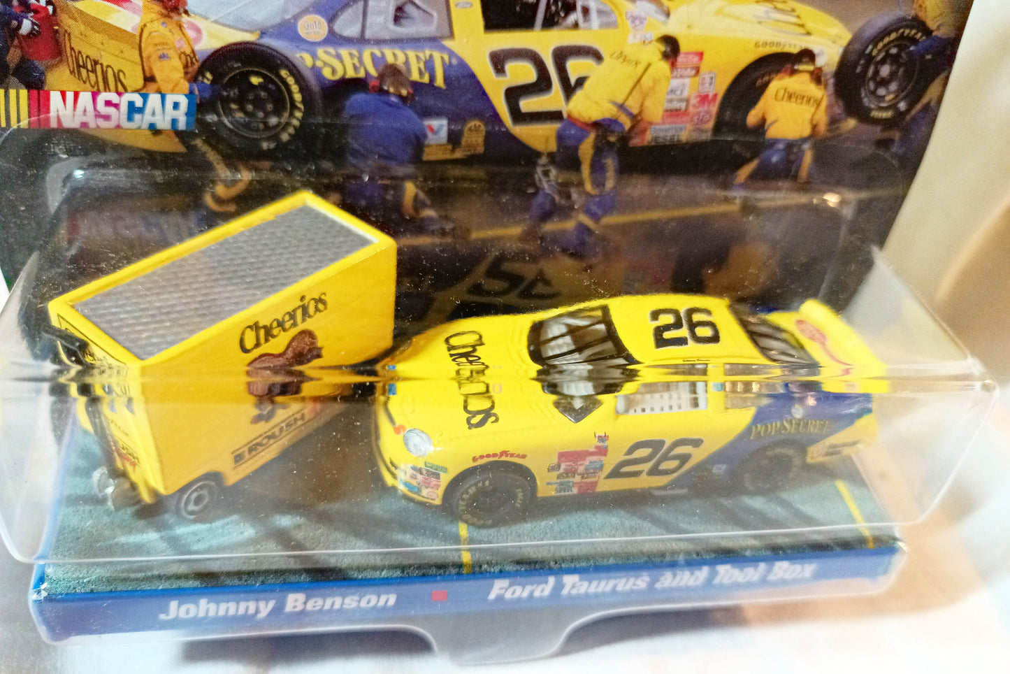 Hot Wheels Pro Racing Pit Crew 1998 Johnny Benson Cheerios Car Toolbox - TulipStuff