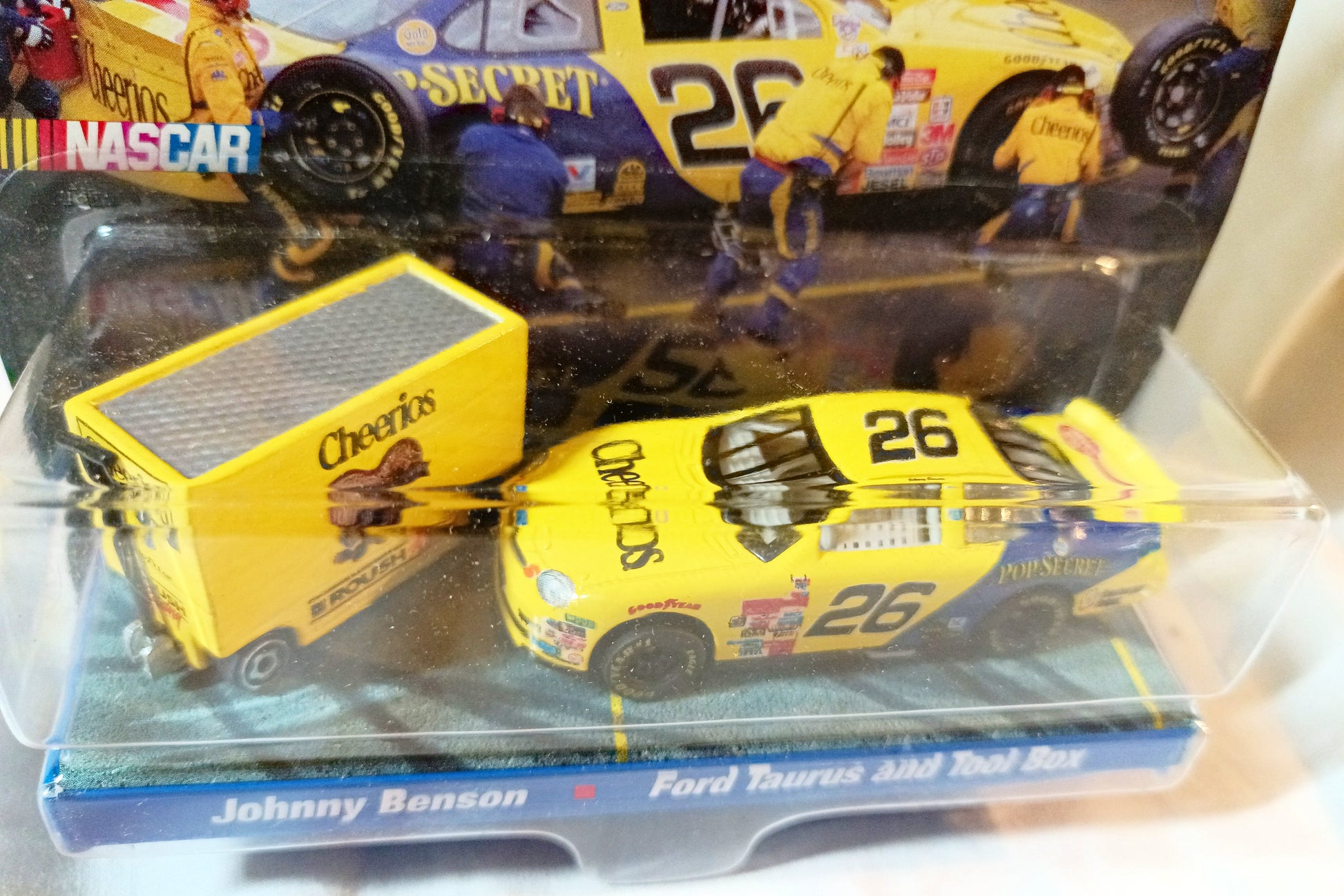 Hot Wheels Pro Racing Pit Crew 1998 Johnny Benson Cheerios Car Toolbox - TulipStuff