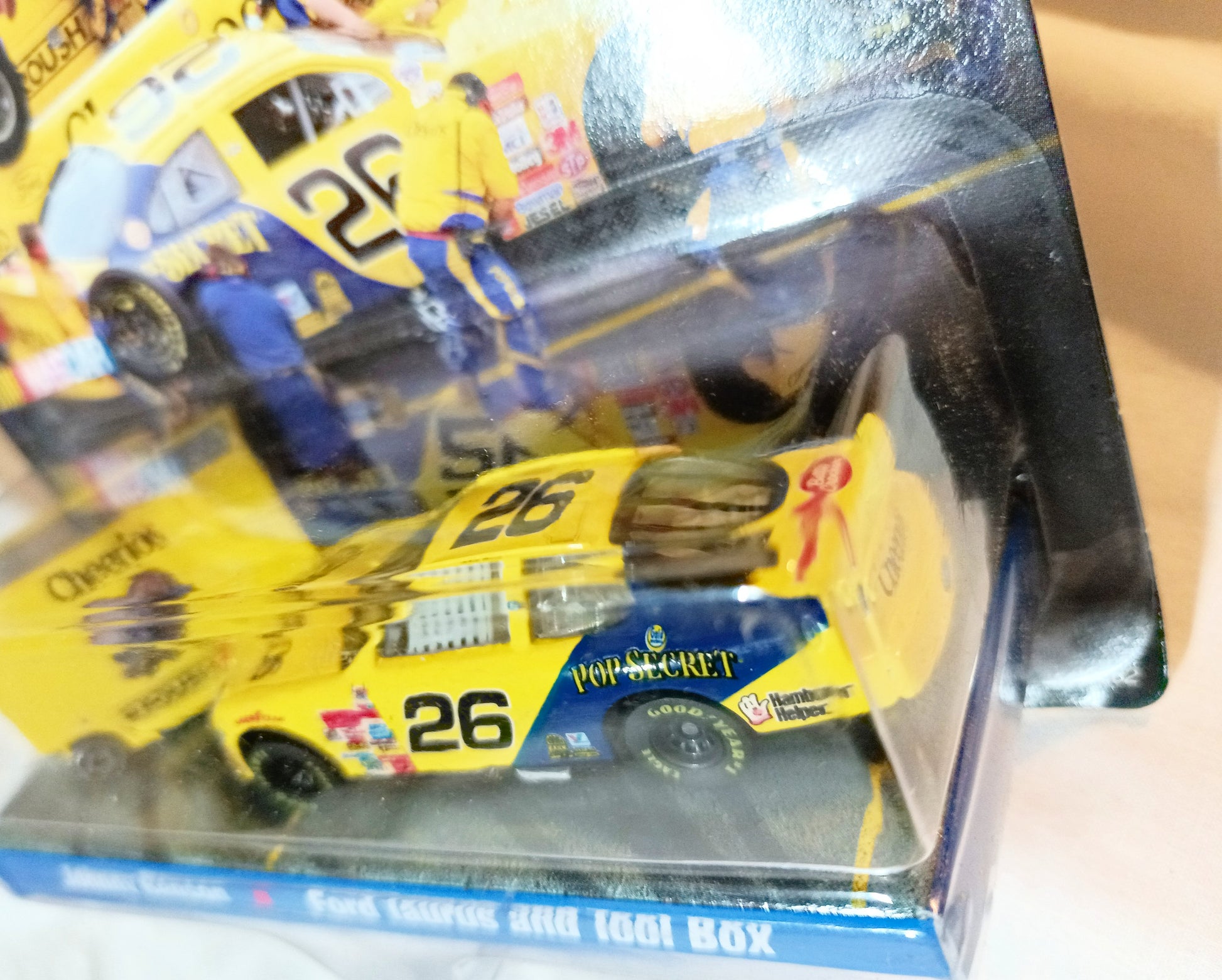 Hot Wheels Pro Racing Pit Crew 1998 Johnny Benson Cheerios Car Toolbox - TulipStuff