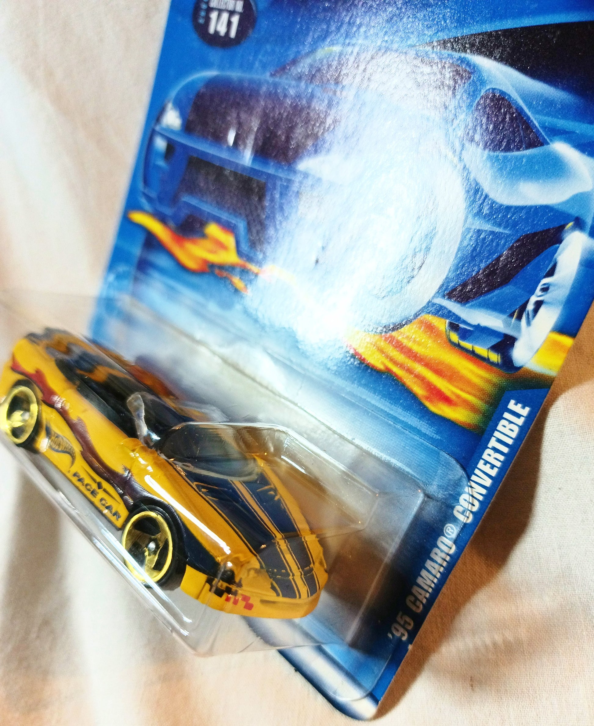 Hot Wheels 2000 Collector #141 '95 Chevy Camaro Convertible Yellow - TulipStuff