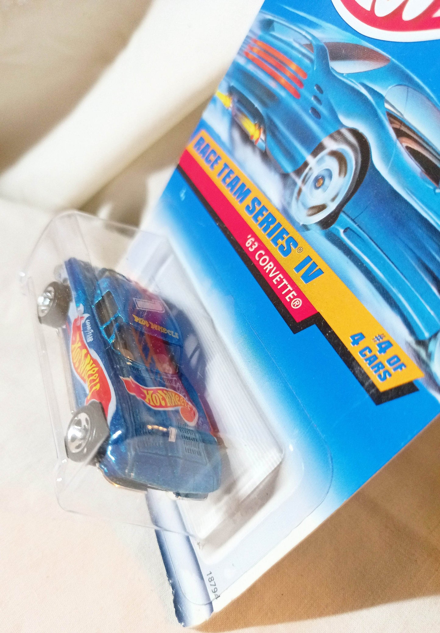 Hot Wheels Race Team IV '63 Split Window Corvette Collector #728 - TulipStuff