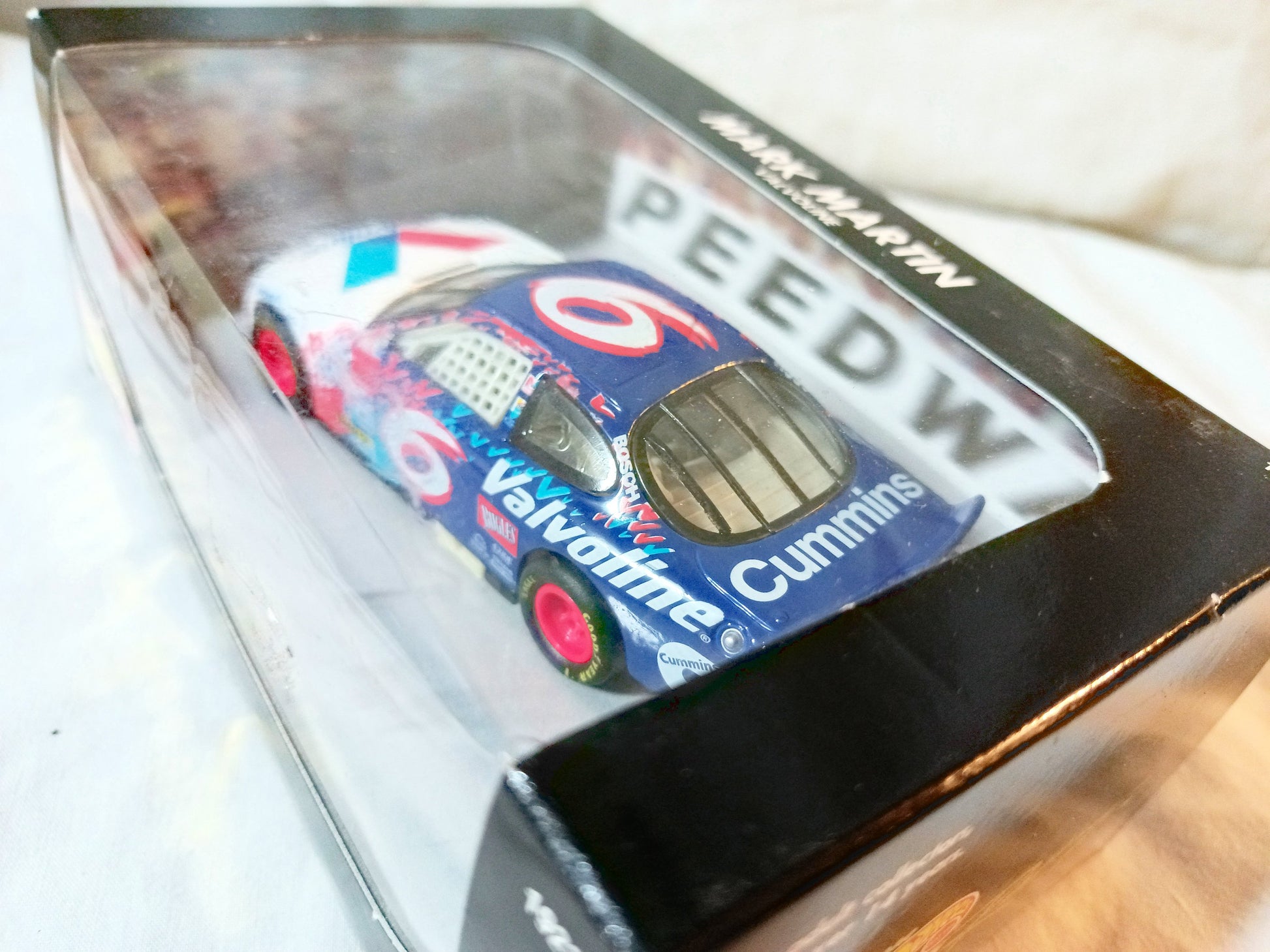 Hot Wheels Pro Racing 1998 Mark Martin #6 Valvoline Ford Taurus 1:43 - TulipStuff