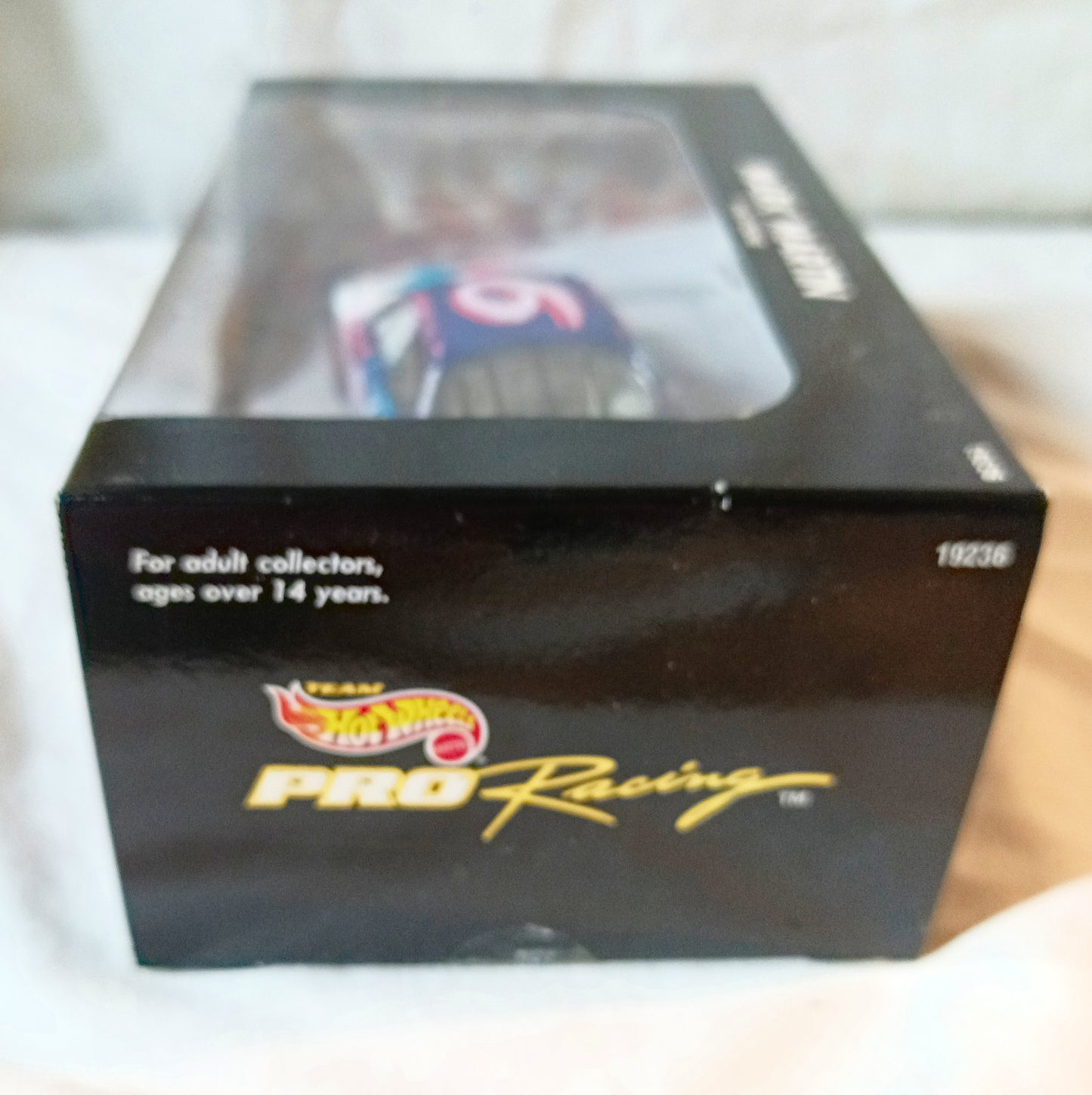 Hot Wheels Pro Racing 1998 Mark Martin #6 Valvoline Ford Taurus 1:43 - TulipStuff