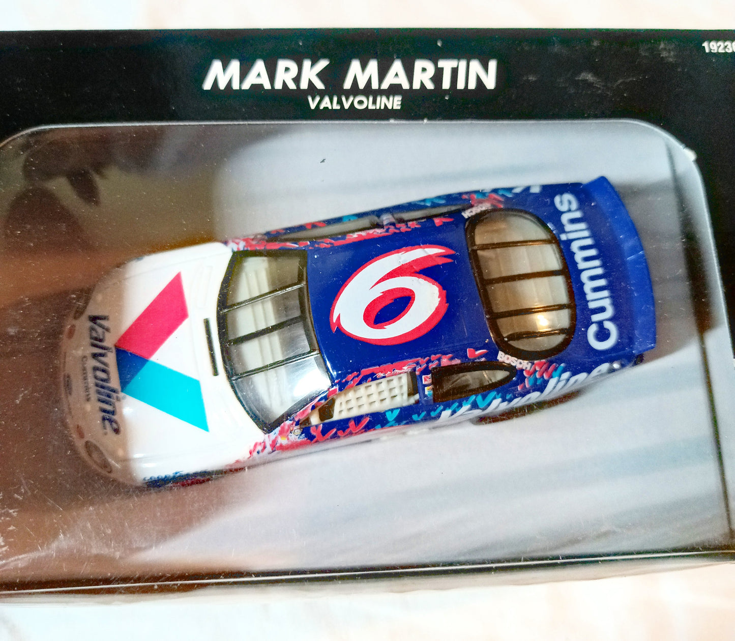 Hot Wheels Pro Racing 1998 Mark Martin #6 Valvoline Ford Taurus 1:43 - TulipStuff