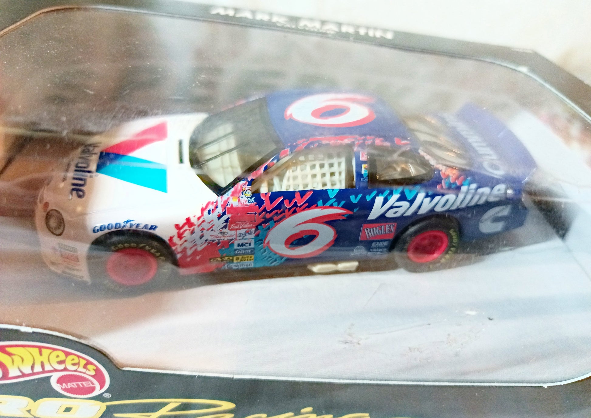 Hot Wheels Pro Racing 1998 Mark Martin #6 Valvoline Ford Taurus 1:43 - TulipStuff