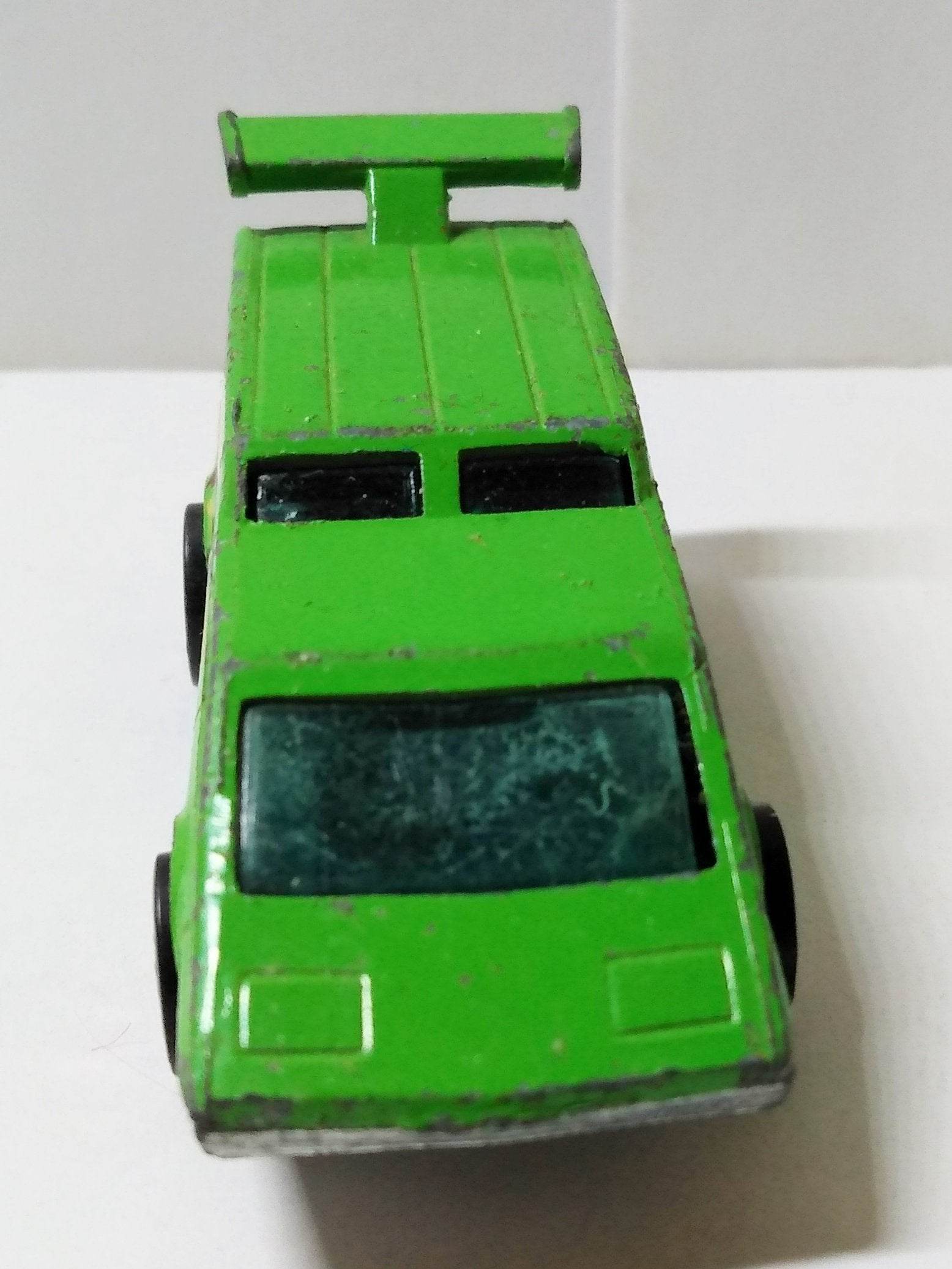 Hot Wheels 9641 Spoiler Sport Van Hong Kong 1979 bw 2-window - TulipStuff