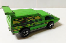 Load image into Gallery viewer, Hot Wheels 9641 Spoiler Sport Van Hong Kong 1979 bw 2-window - TulipStuff
