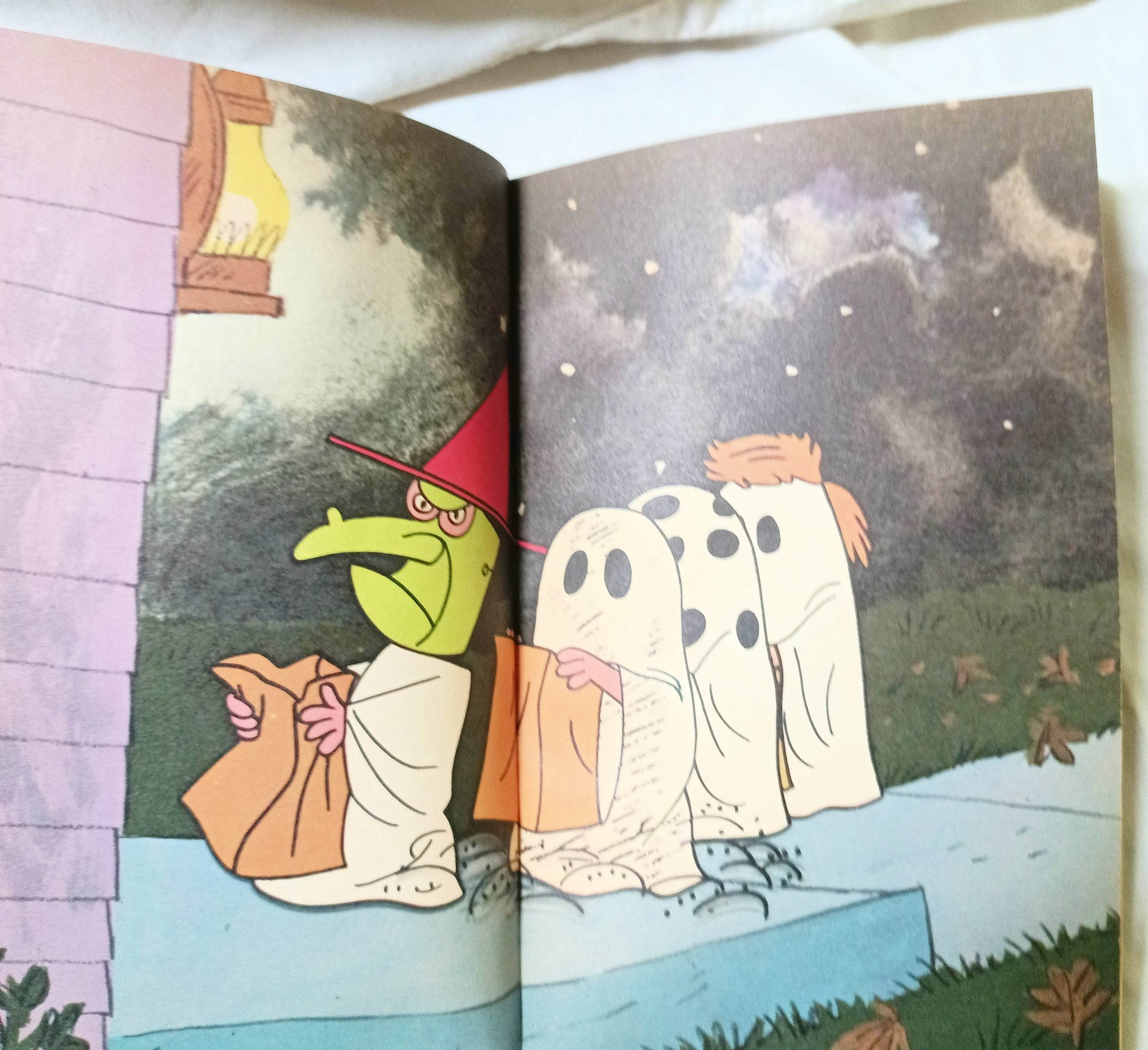 It's The Great Pumpkin Charlie Brown Peanuts First Printing 1968 - TulipStuff