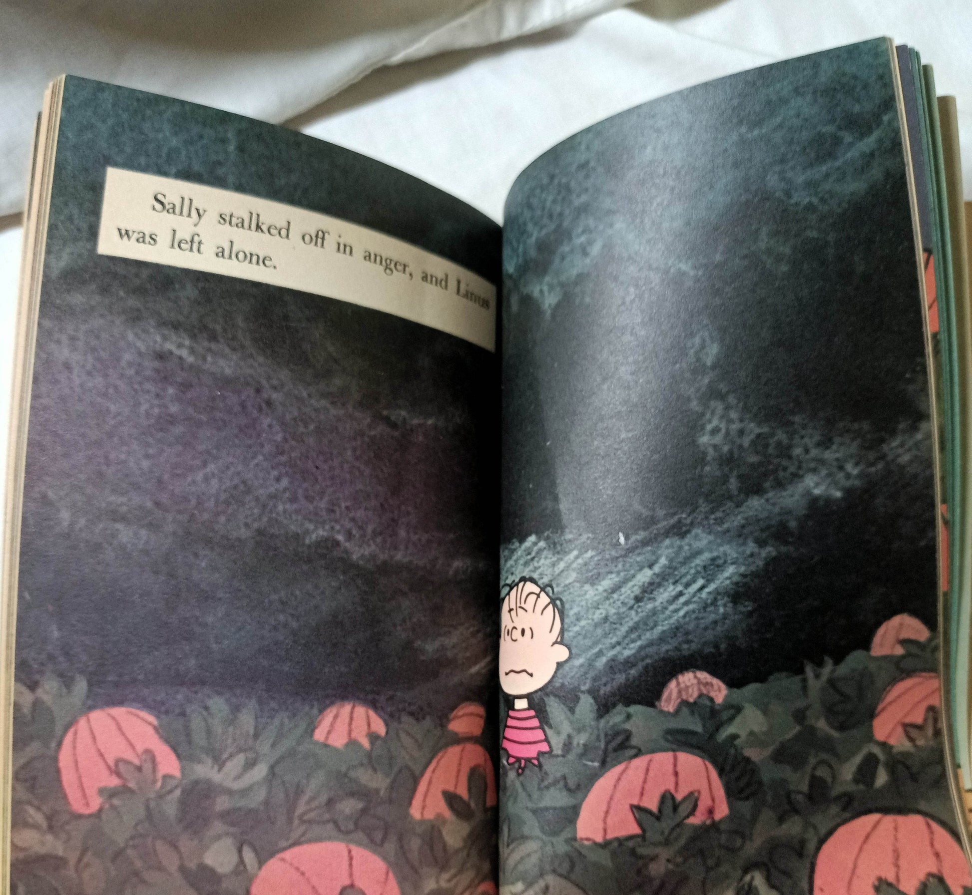 It's The Great Pumpkin Charlie Brown Peanuts First Printing 1968 - TulipStuff