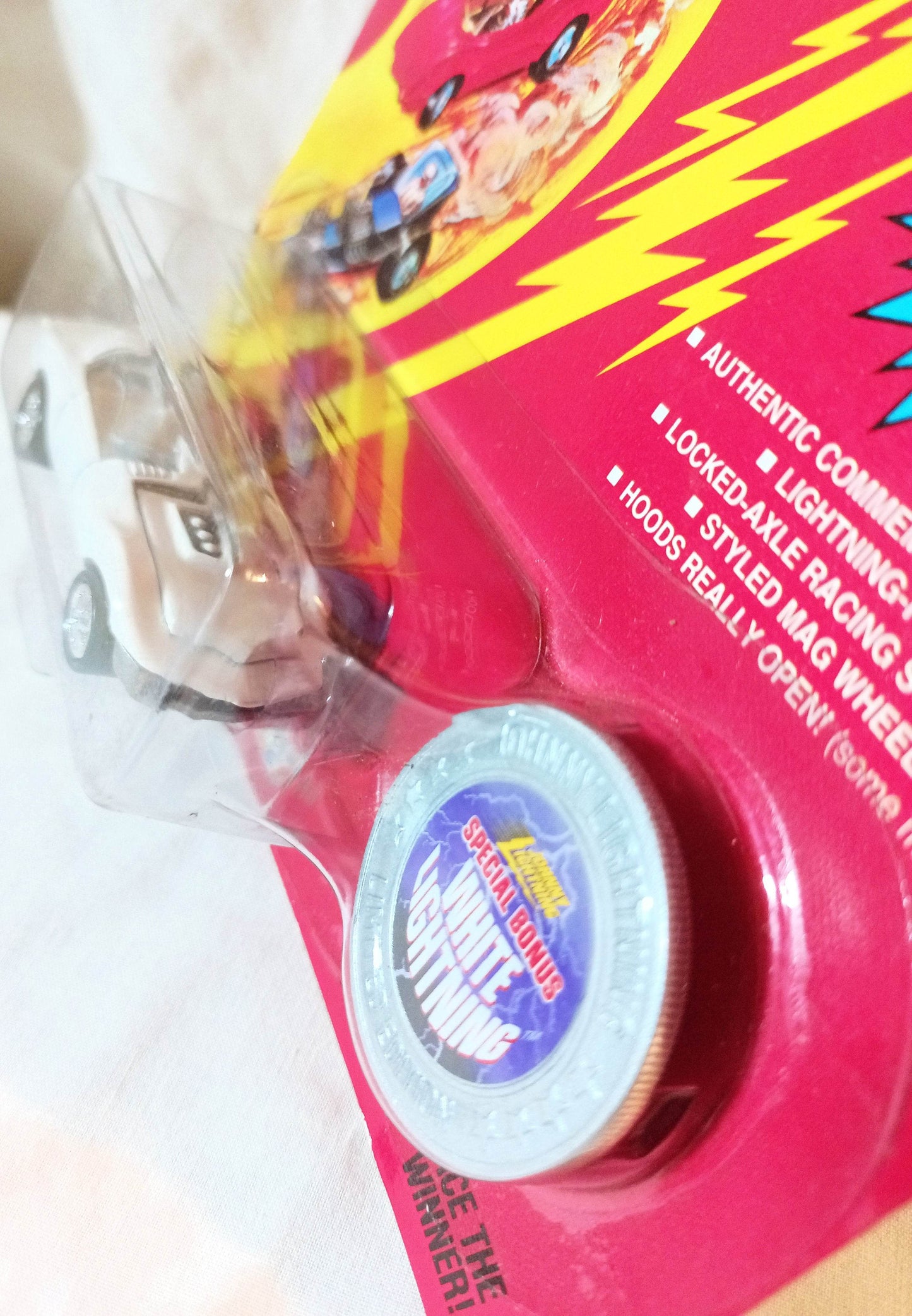 Johnny Lightning Commemorative Custom Mako Shark White Lightning 1995 - TulipStuff