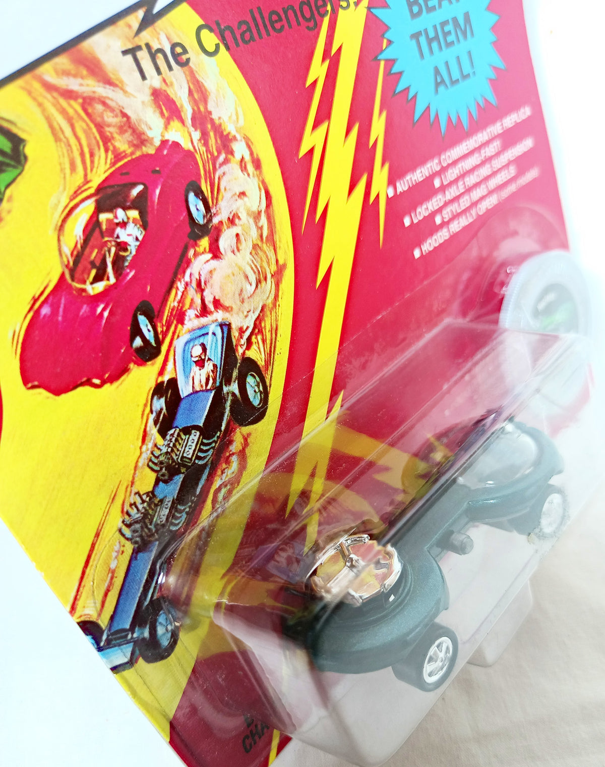 Johnny Lightning Commemorative Nucleon Spaceship Car Green 1995 - TulipStuff