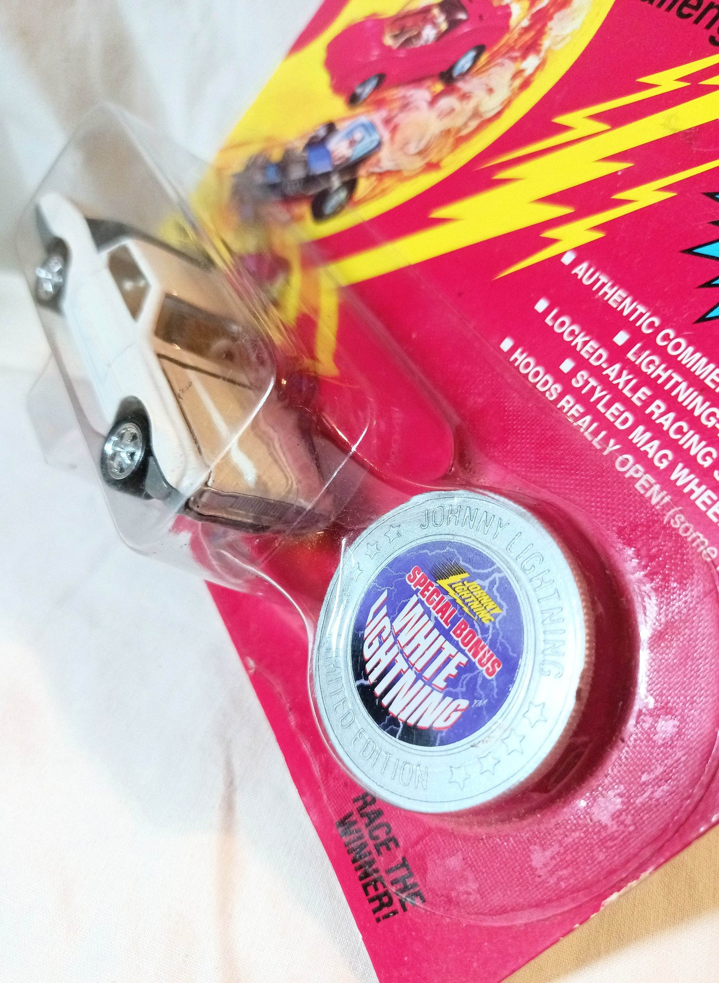 Johnny Lightning Commemorative Custom Thunderbird White Lightning 1995 - TulipStuff