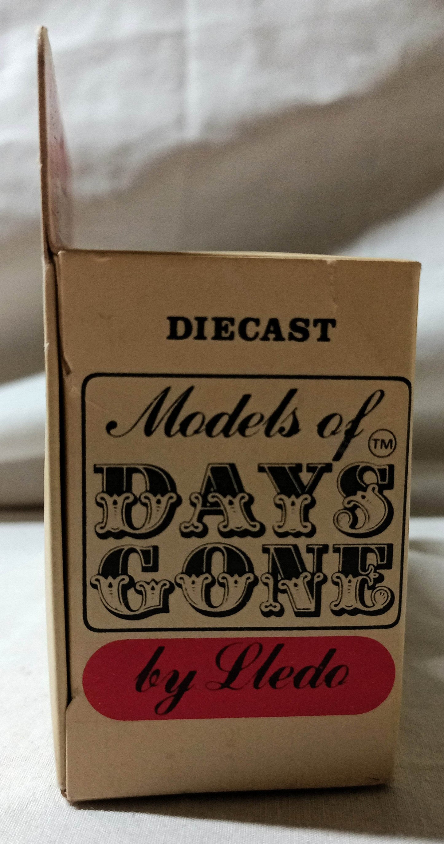 Lledo Models of Days Gone DG13 Stroh's Beer 1934 Ford Model A Van - TulipStuff