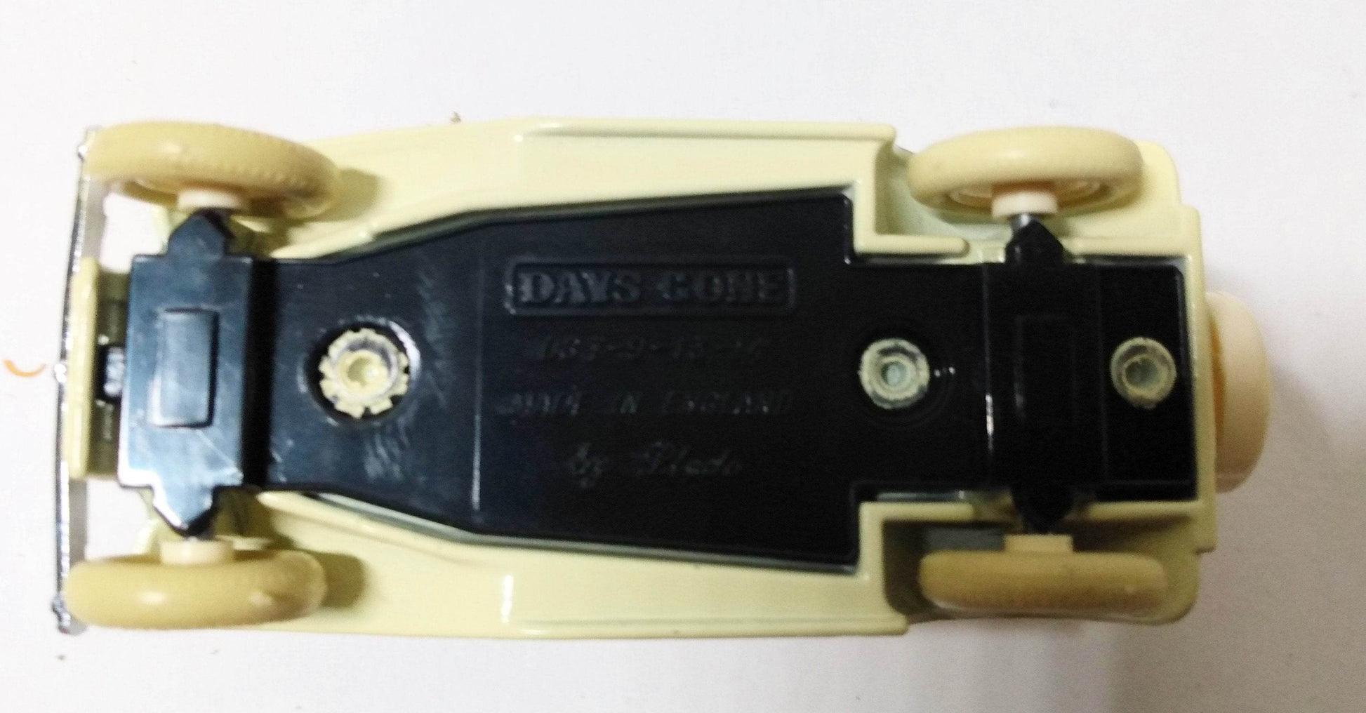 Lledo Days Gone DG14 1934 Ford Model A Car Acme Office Cleaning - TulipStuff