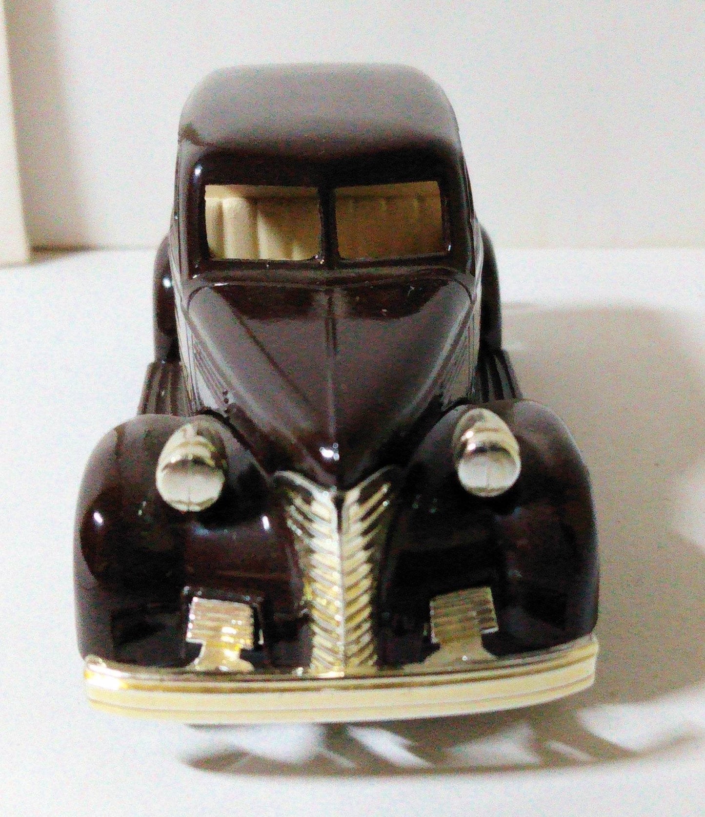 Lledo Days Gone DG30 1939 Chevrolet Panel Van Hershey's Kisses - TulipStuff