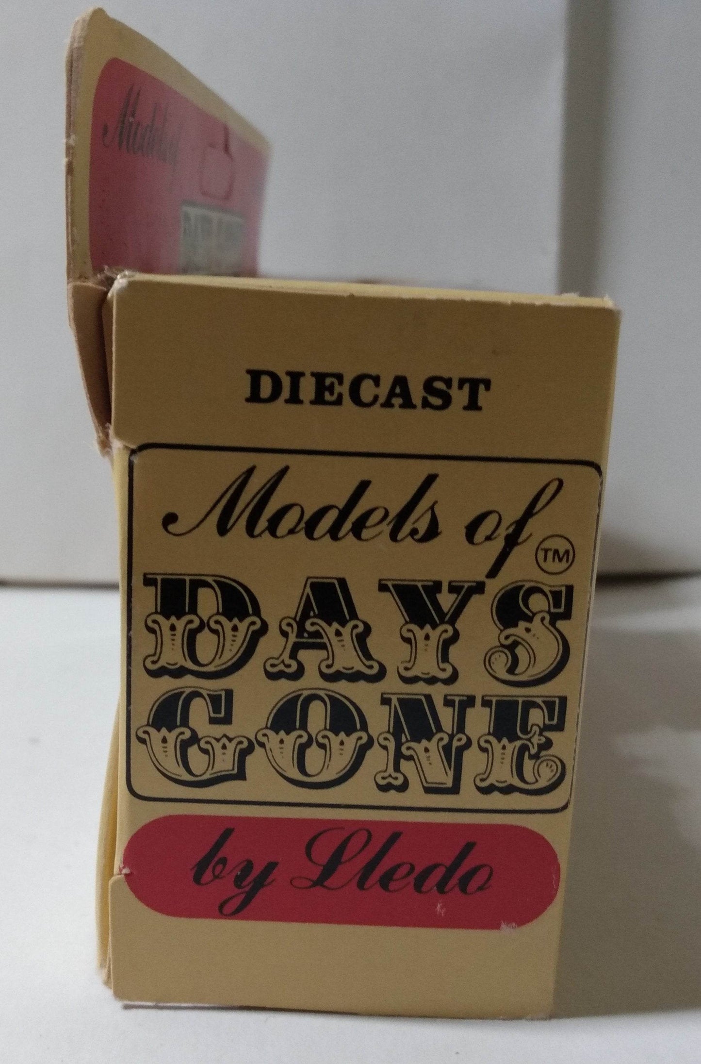 Lledo Days Gone DG4 Horse-Drawn Omnibus Hamleys Toy Shop 1984 - TulipStuff