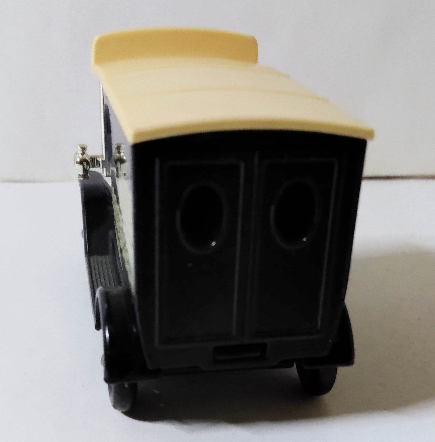 Lledo Models of Days Gone DG6 Walls Ice Cream 1920 Ford Model T Van - TulipStuff