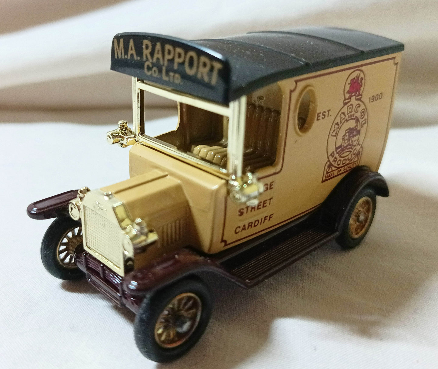 Lledo DG6 006 Marcol M.A. Rapport 1920 Ford Model T Van England Black - TulipStuff