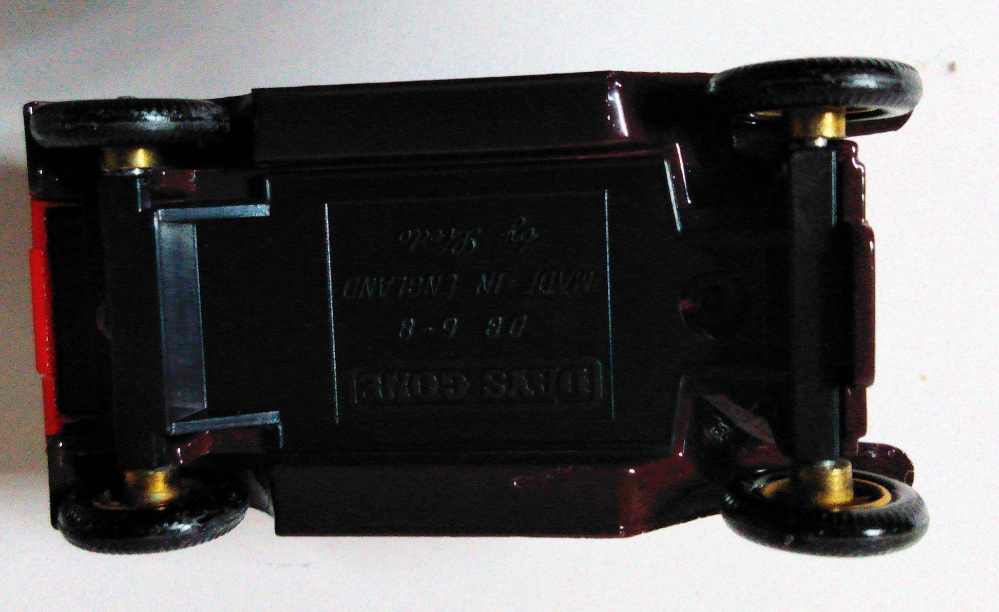 Lledo DG6 Charrington of London Pubs 1920 Ford Model T Van England - TulipStuff