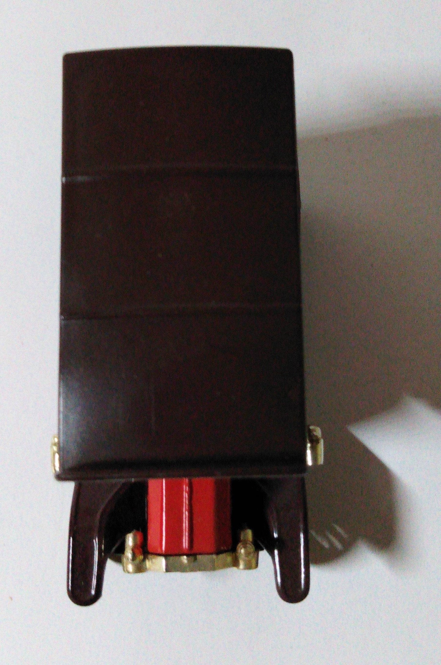 Lledo DG6 Charrington of London Pubs 1920 Ford Model T Van England - TulipStuff