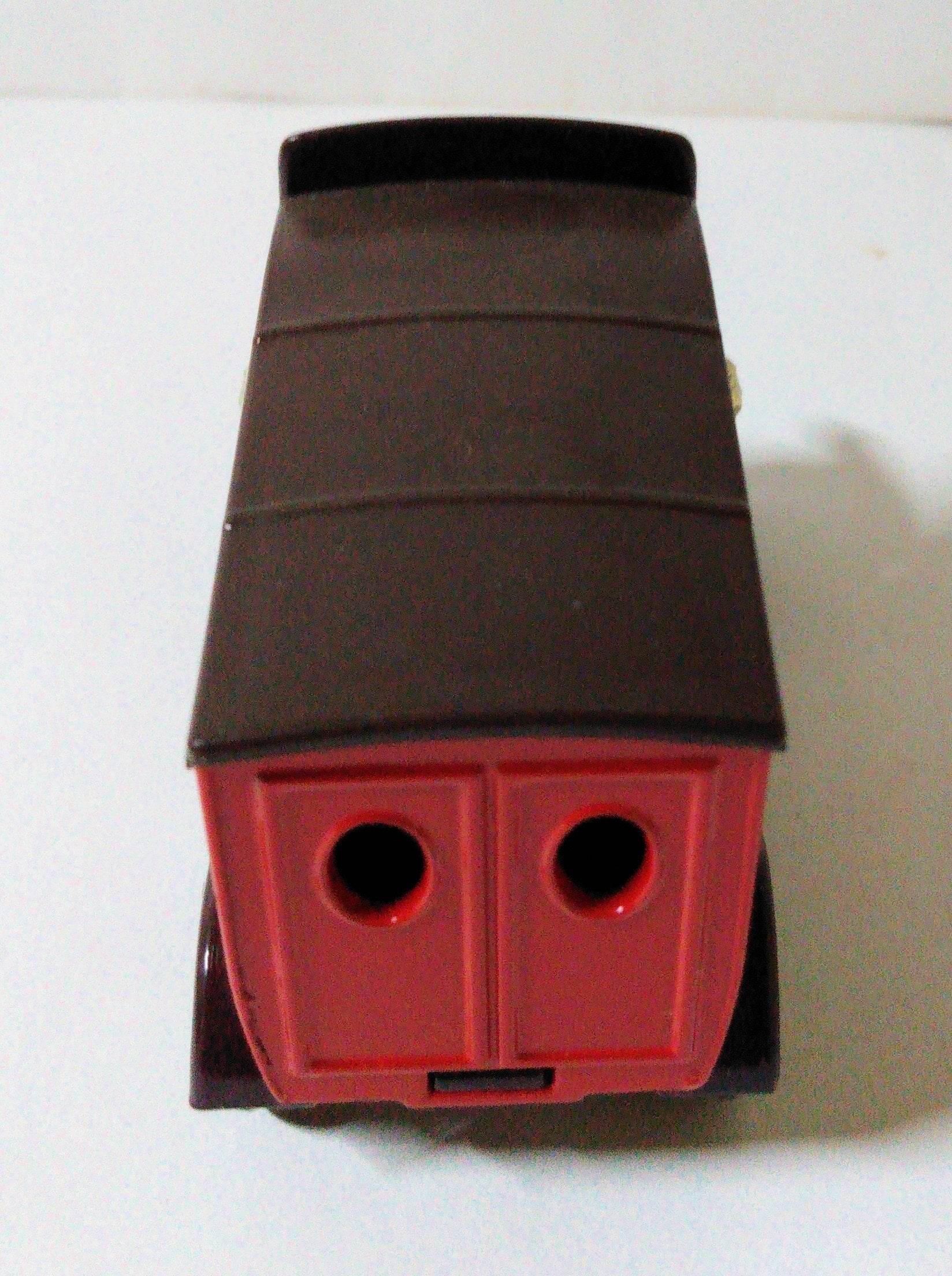 Lledo DG6 Charrington of London Pubs 1920 Ford Model T Van England - TulipStuff