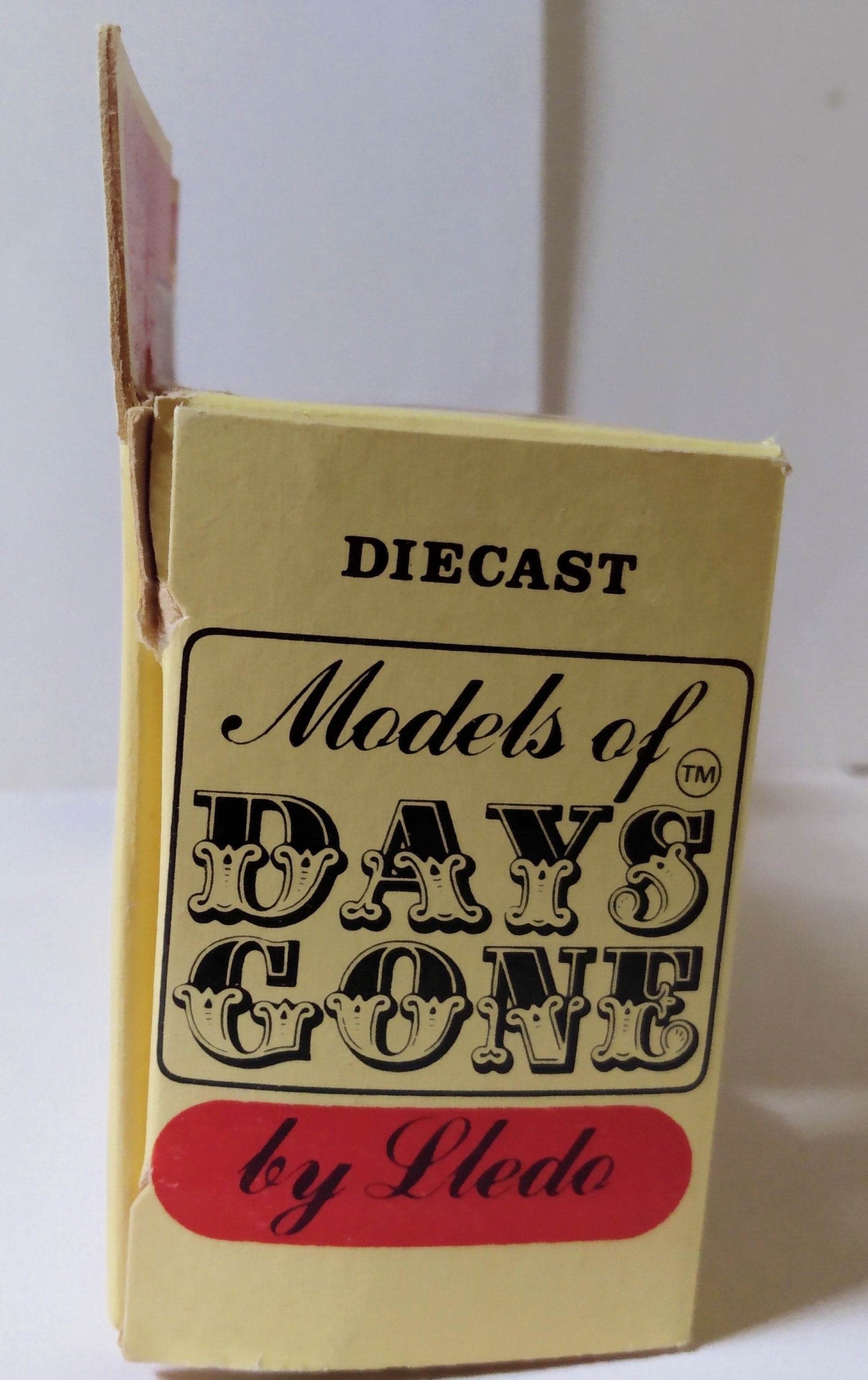 Lledo DG6 Rose & Crown Fine Ales & Stout 1920 Ford Model T Van England - TulipStuff