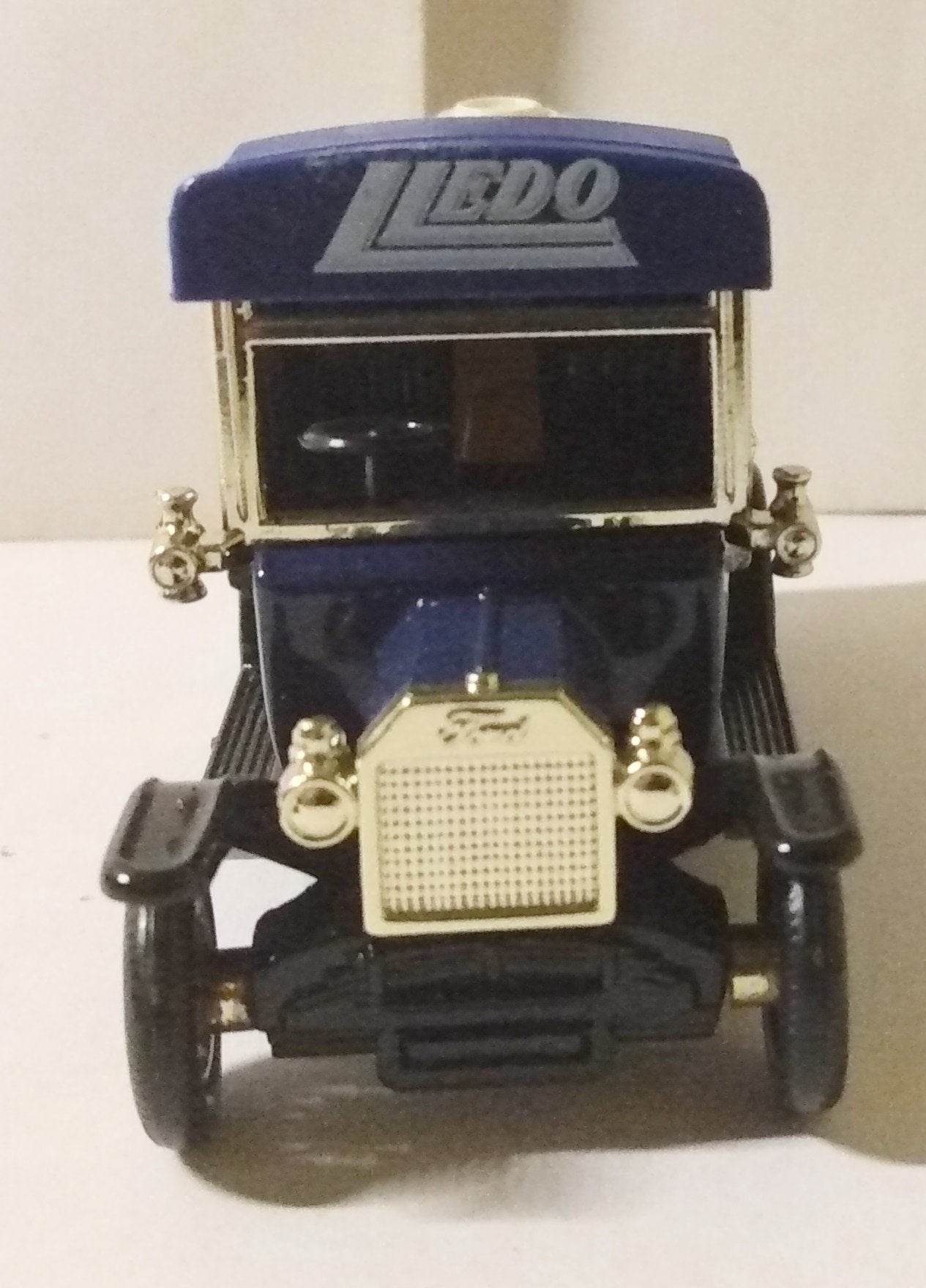 Lledo Collectors Club Winter 1996/97 DG8 1920 Ford Model T Tanker - TulipStuff