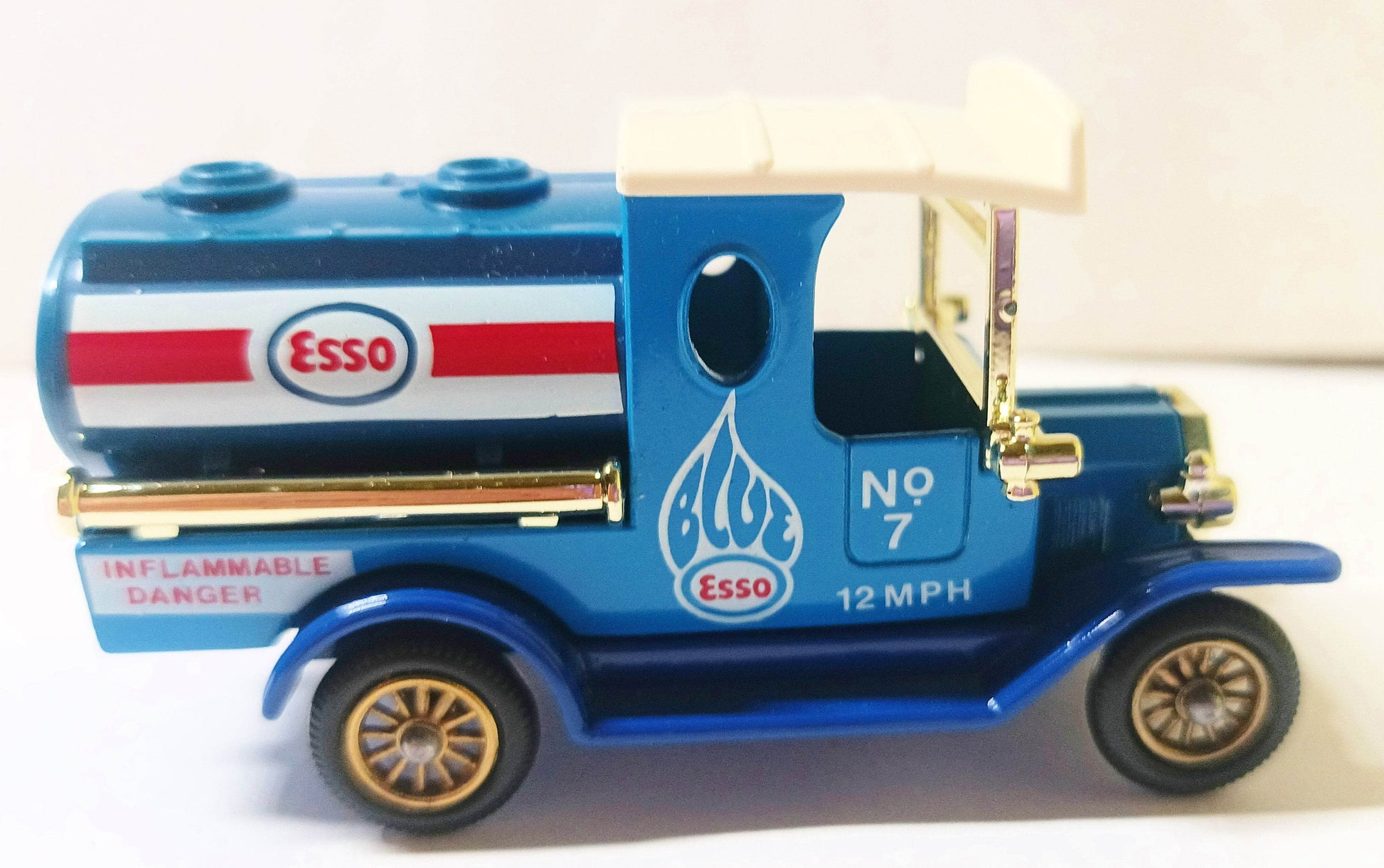 Lledo Days Gone DG8 1920 Ford Model T Tanker Esso Made in England - TulipStuff