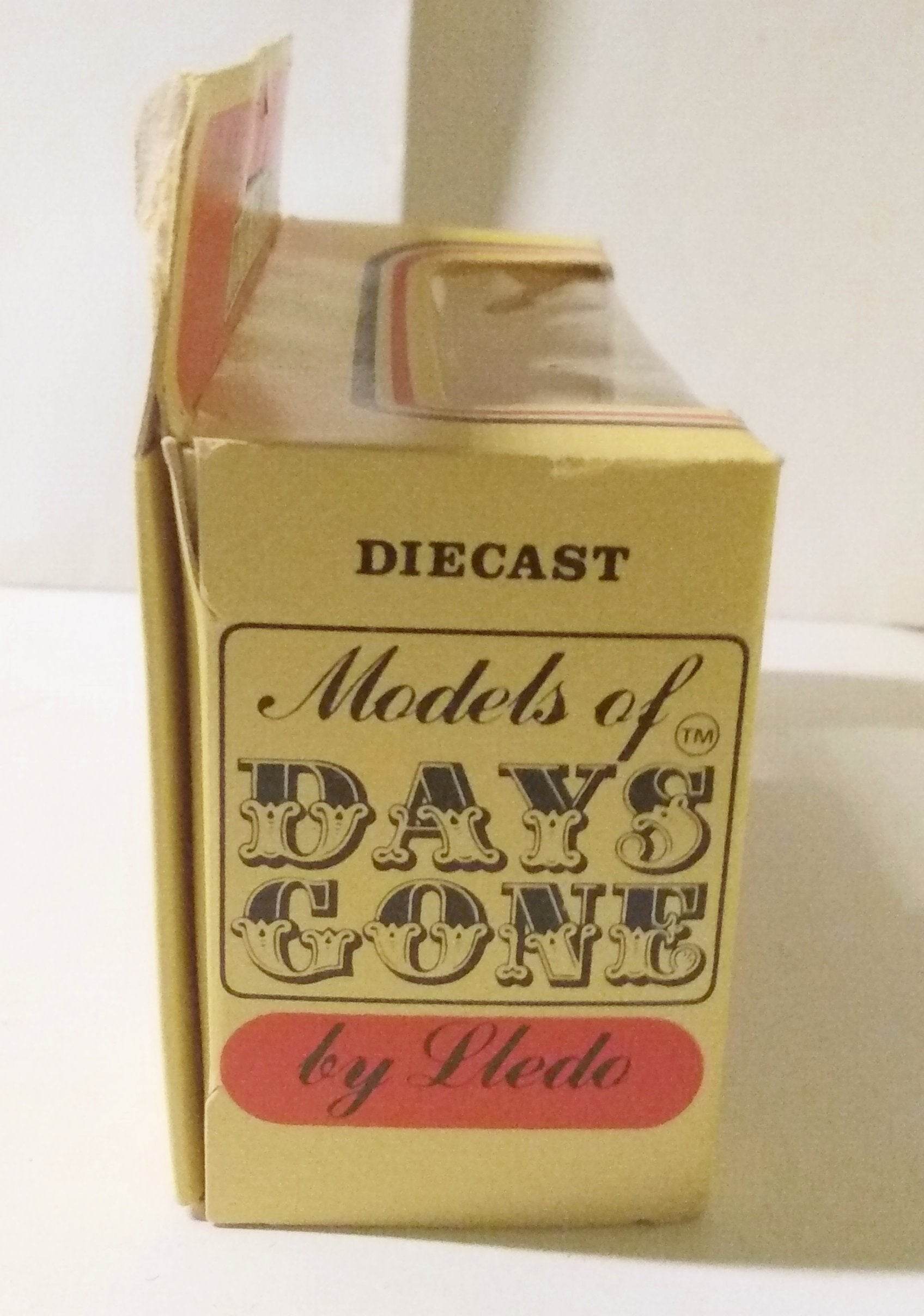 Lledo DG8 1920 Ford Model T Tanker Philadelphia Bureau of Fire PBF - TulipStuff