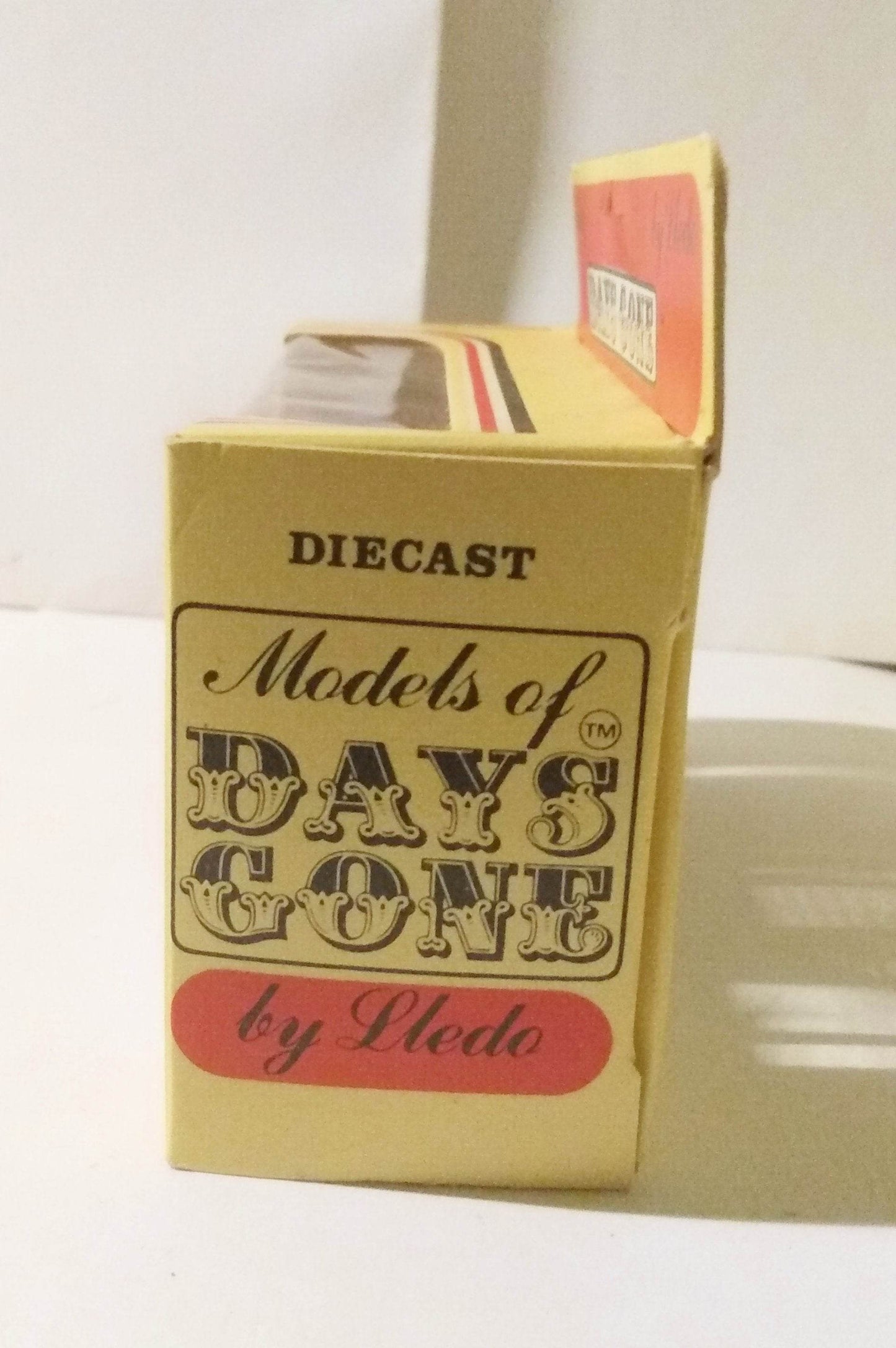 Lledo DG8 1920 Ford Model T Tanker Philadelphia Bureau of Fire PBF - TulipStuff