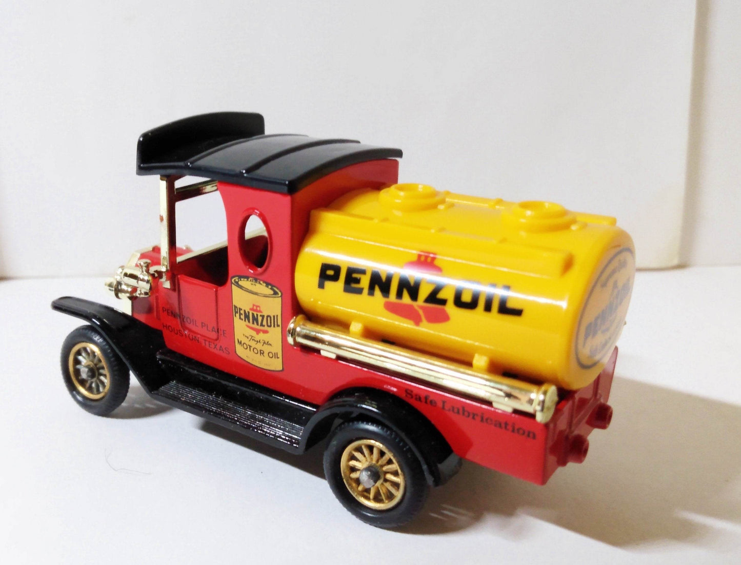 Lledo Days Gone DG8 1920 Ford Model T Tanker Pennzoil England - TulipStuff